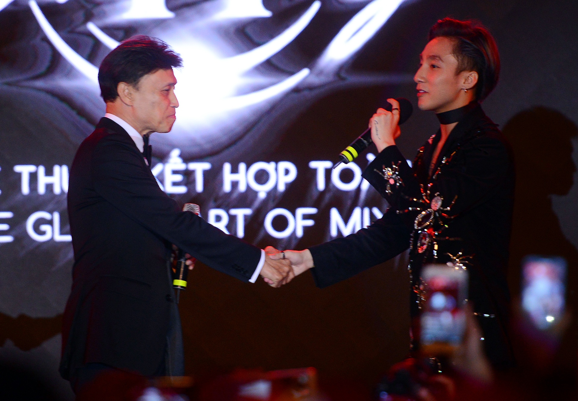 Tuan Ngoc song ca cung Son Tung MTP anh 4