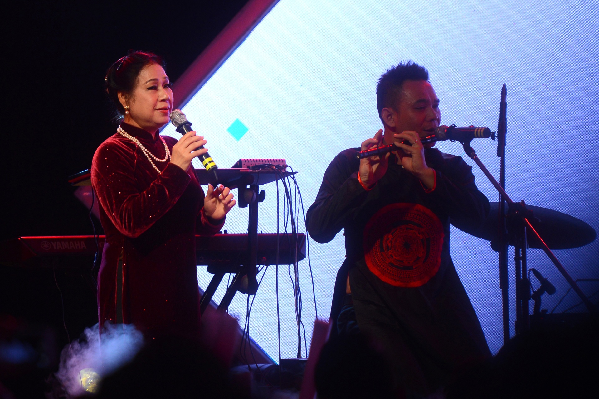 Tuan Ngoc song ca cung Son Tung MTP anh 8