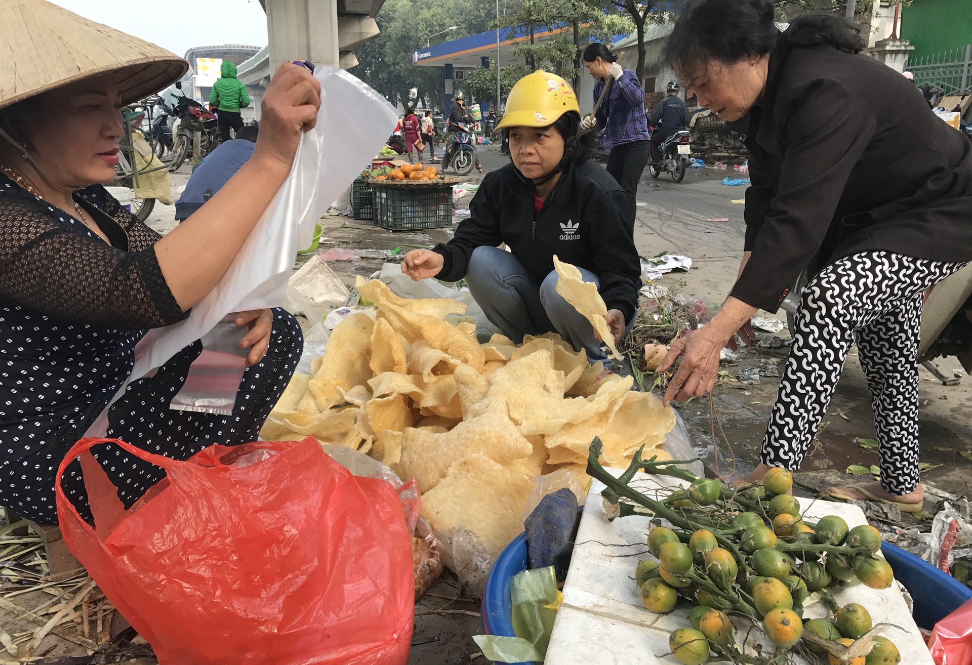 tap nap mua sam ngay cuoi nam anh 14