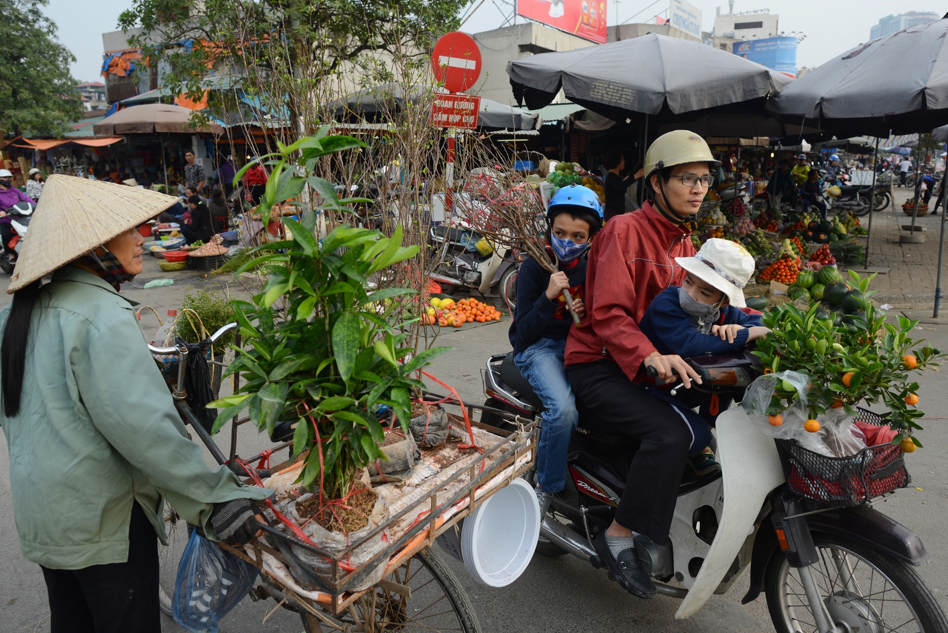 tap nap mua sam ngay cuoi nam anh 10