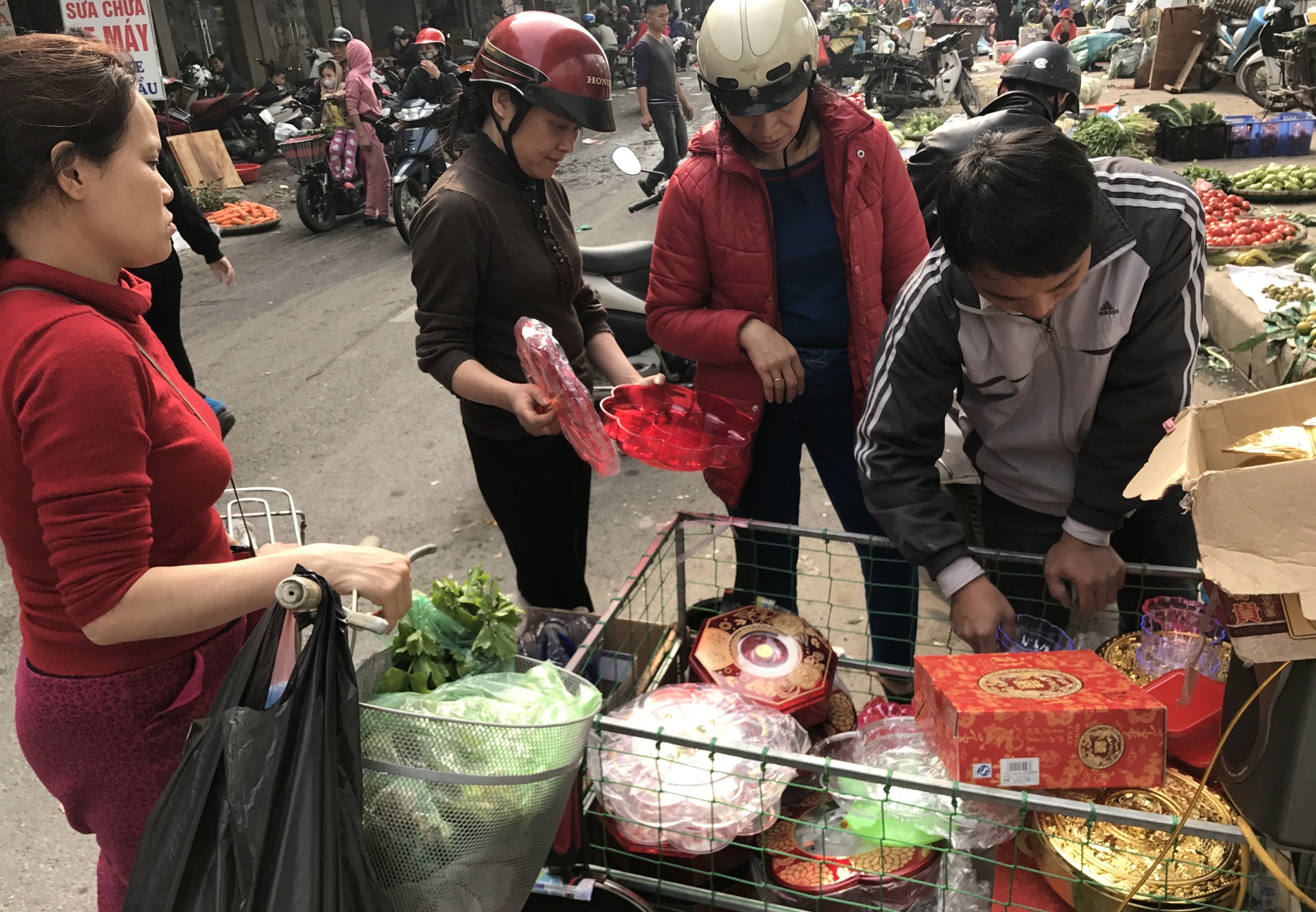 tap nap mua sam ngay cuoi nam anh 17