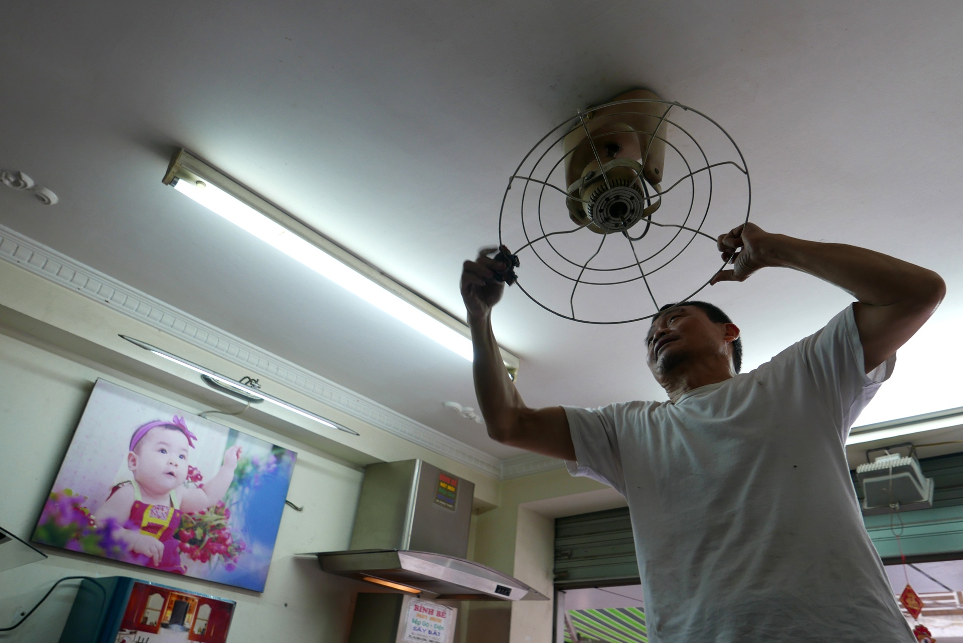 Sai Gon thanh binh chieu 30 Tet anh 5