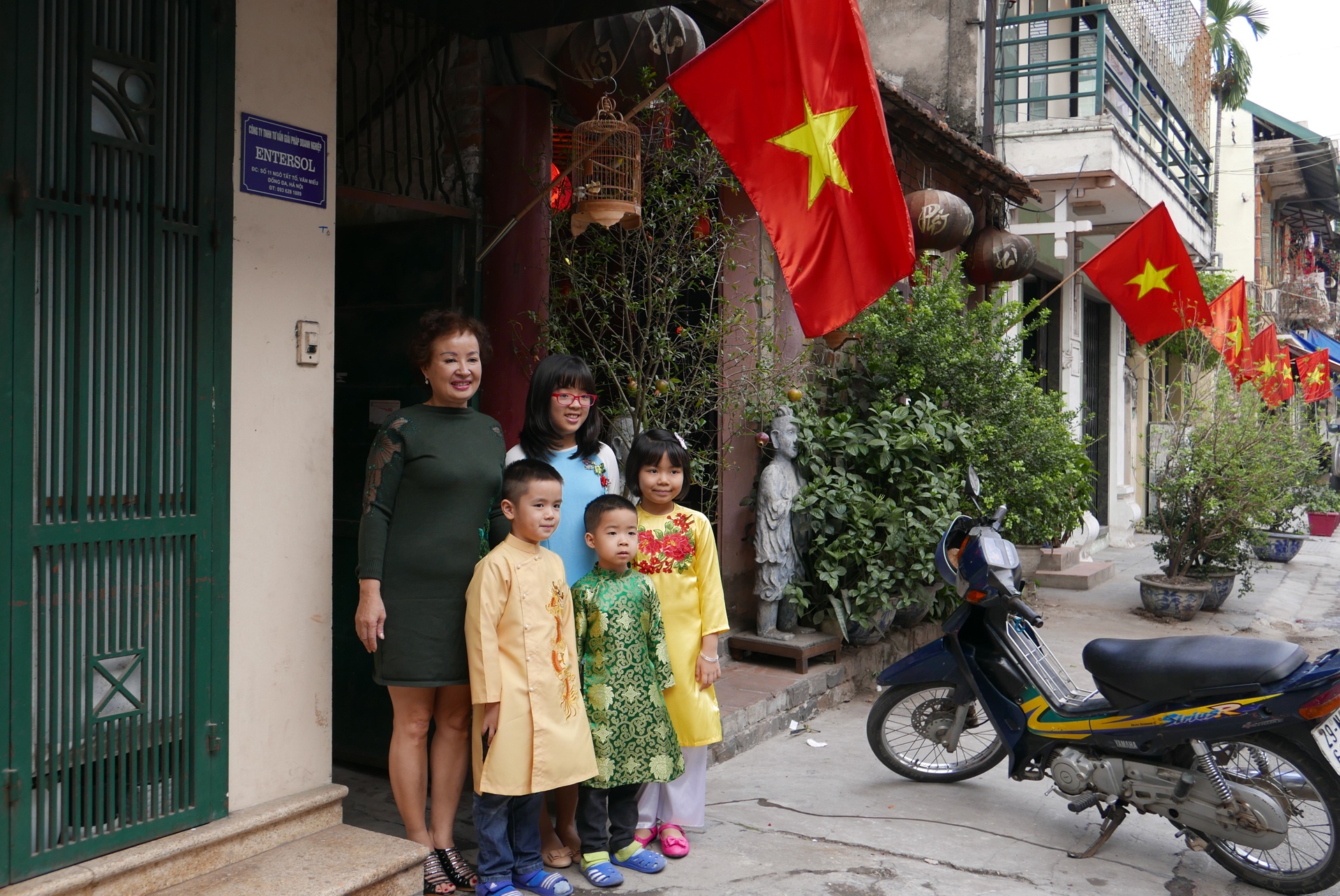 Sai Gon thanh binh chieu 30 Tet anh 16