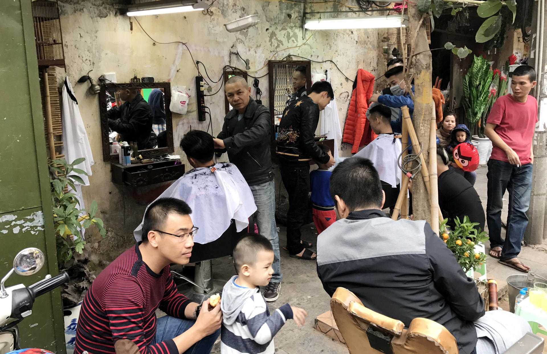 Sai Gon thanh binh chieu 30 Tet anh 10