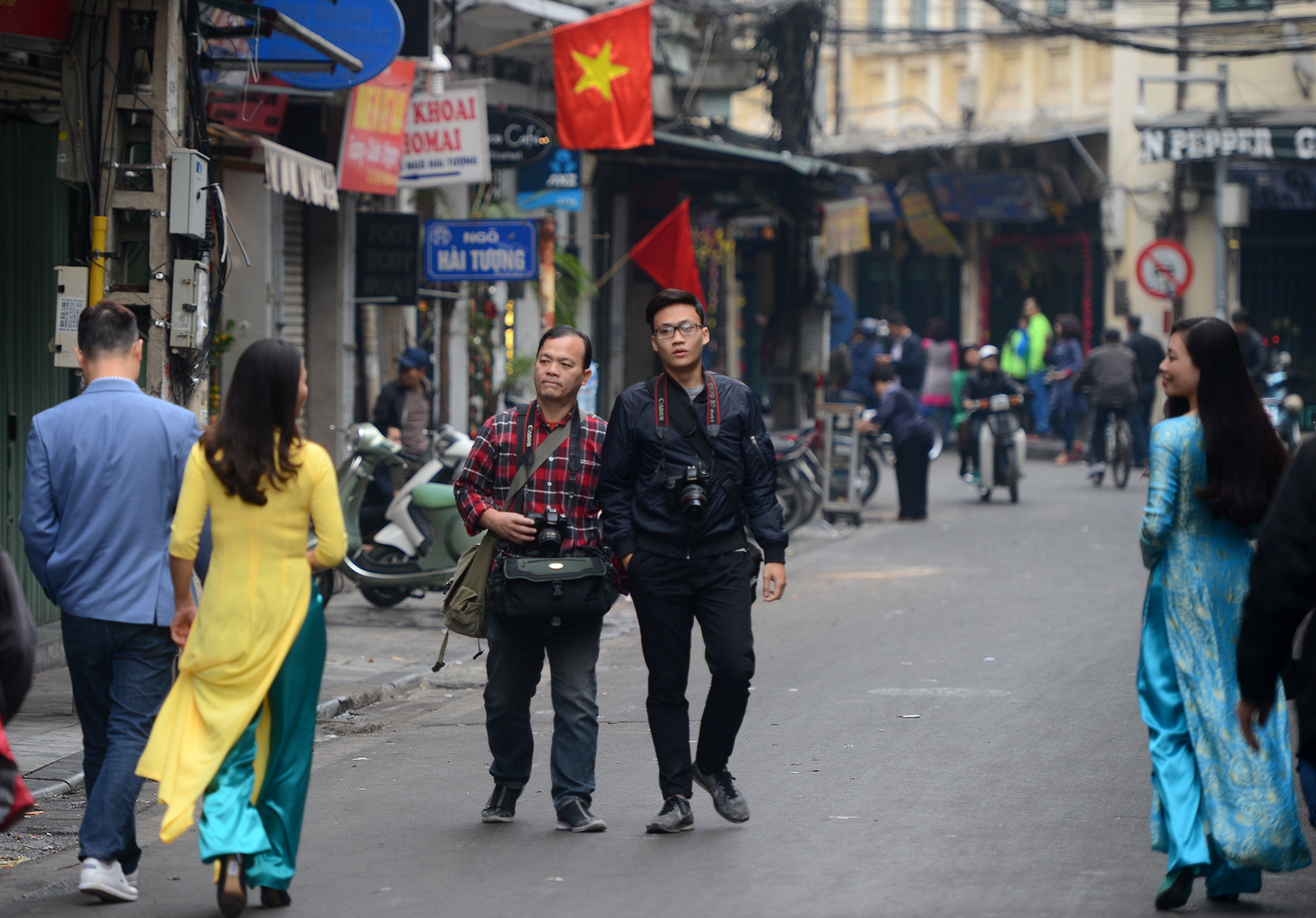 Ha Noi thanh binh sang mung 1 Tet anh 11