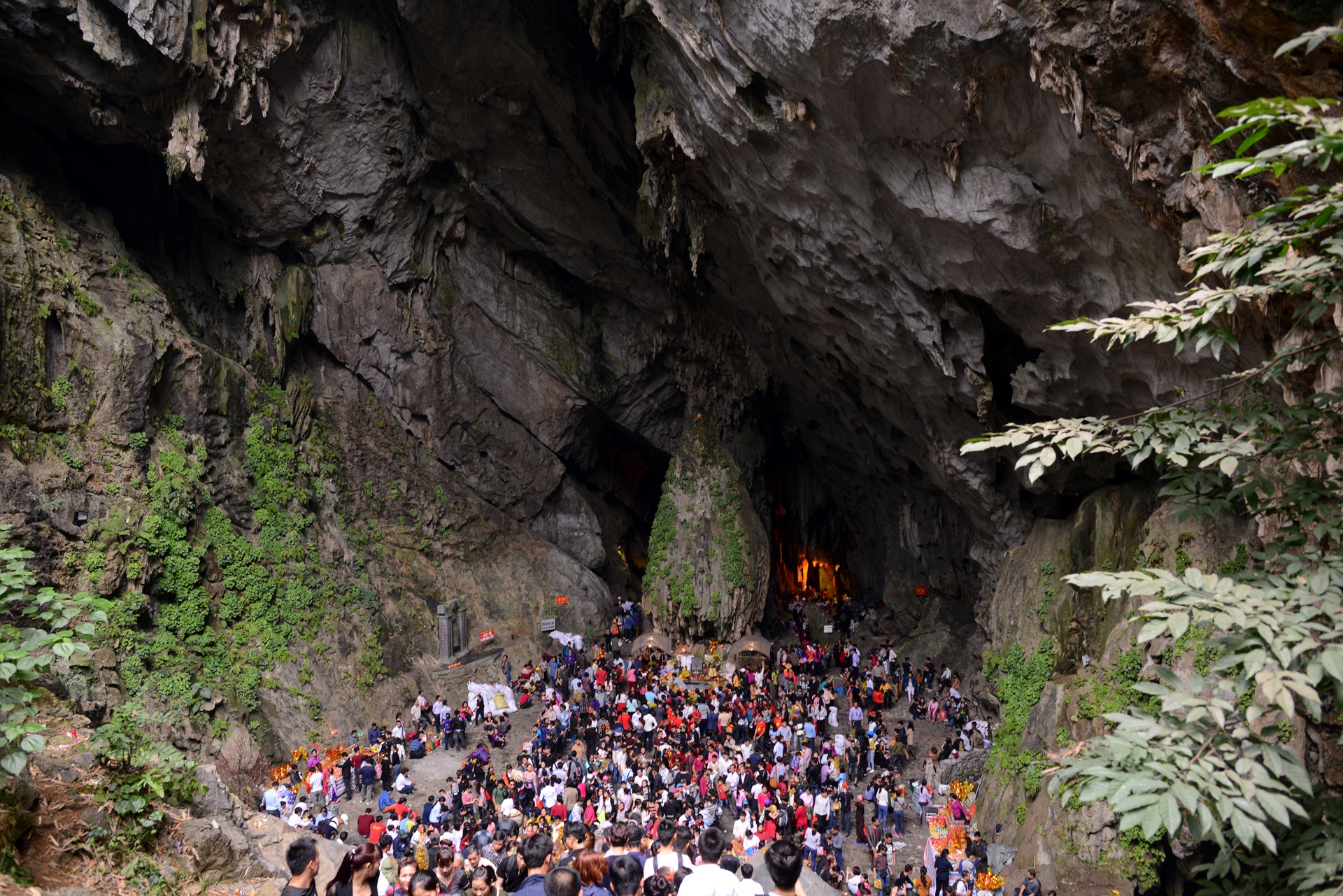 Di le chua Huong anh 15