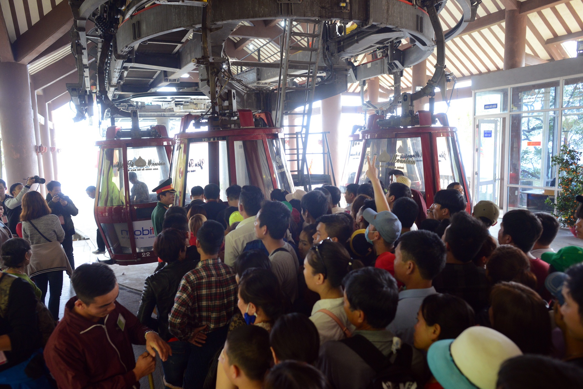 Canh dep Yen Tu ngay khai hoi anh 5