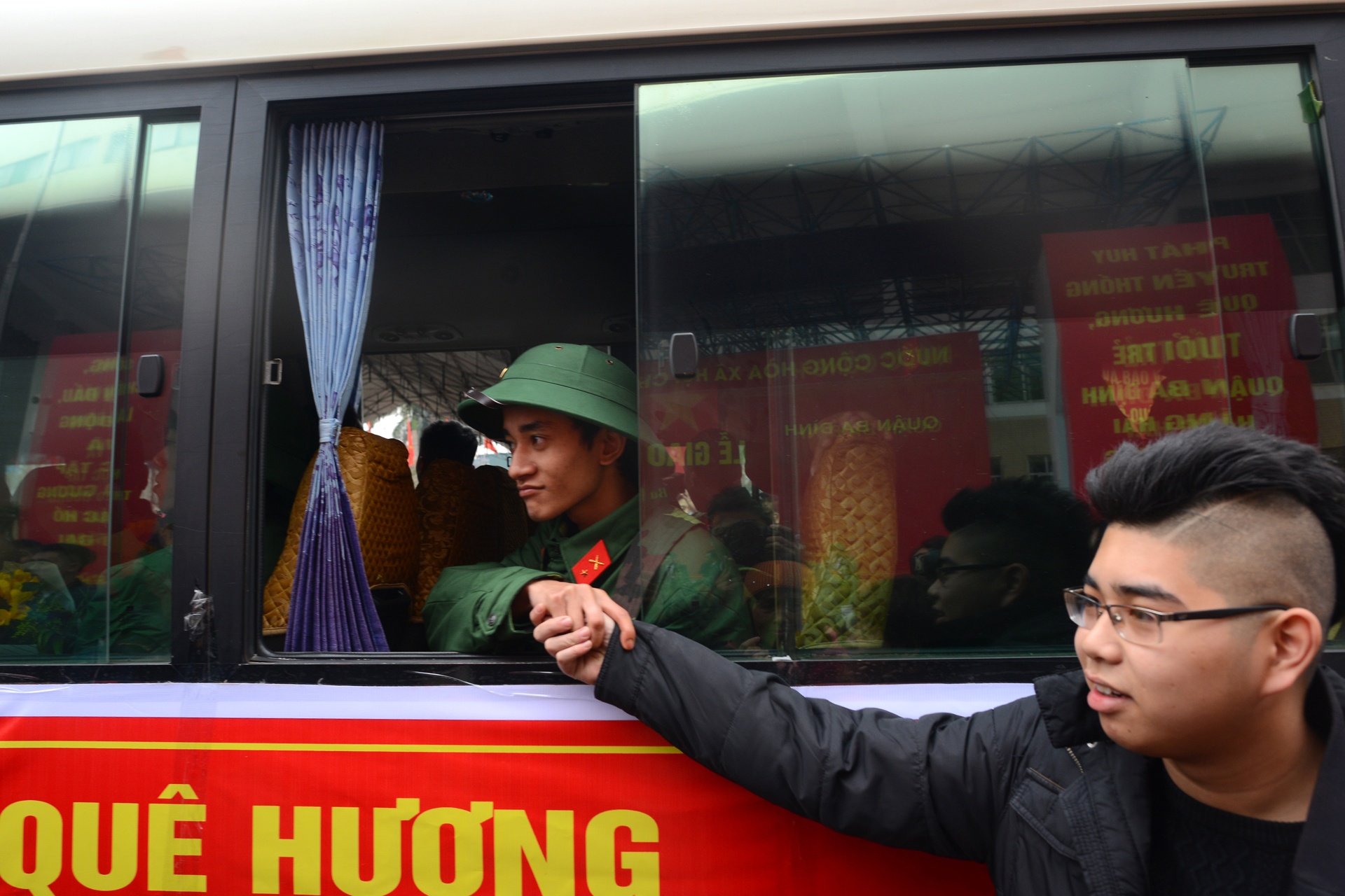 phut chia tay len duong nhap ngu anh 21