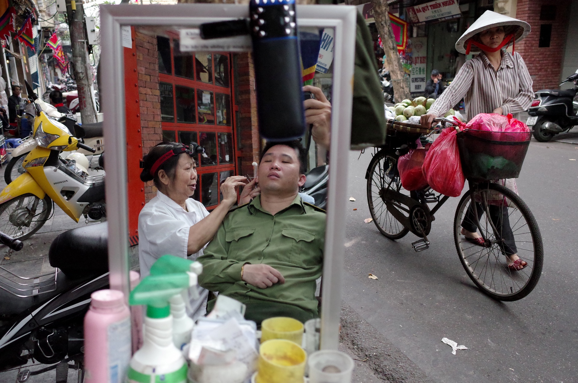 phu nu ganh vac cong viec dan ong anh 12