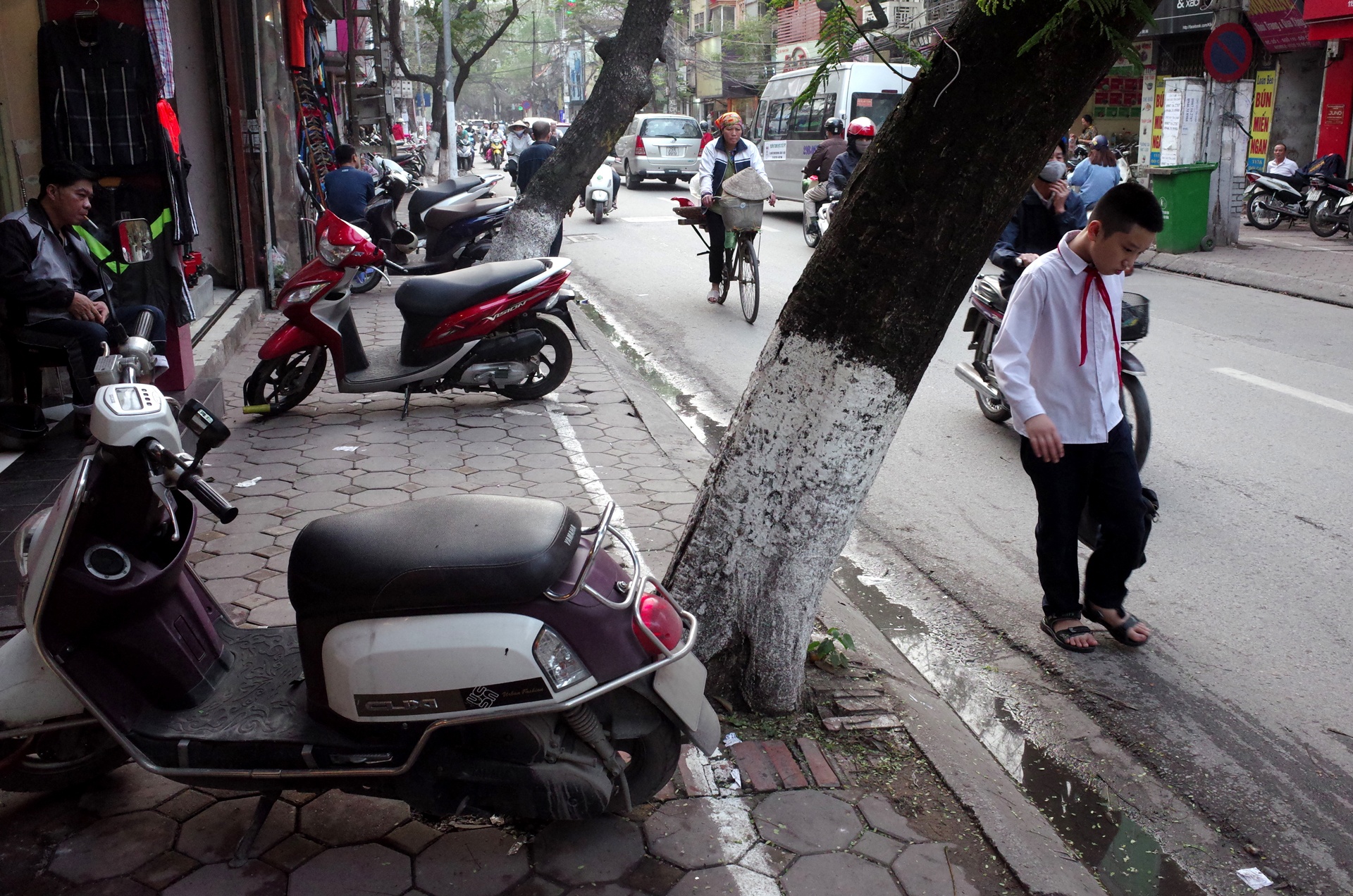 Vỉa hè không dành cho người đi bộ ảnh 14 Via he khong danh cho nguoi di bo anh 14