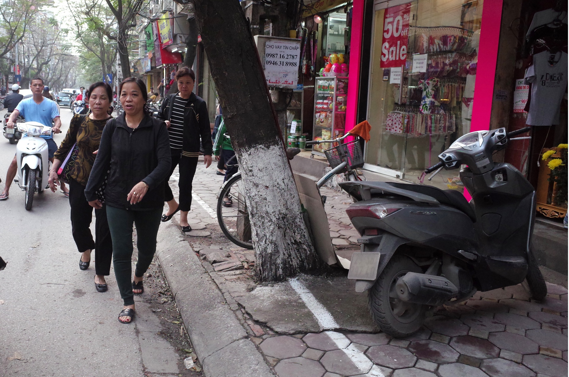 Vỉa hè không dành cho người đi bộ ảnh 9 Via he khong danh cho nguoi di bo anh 9