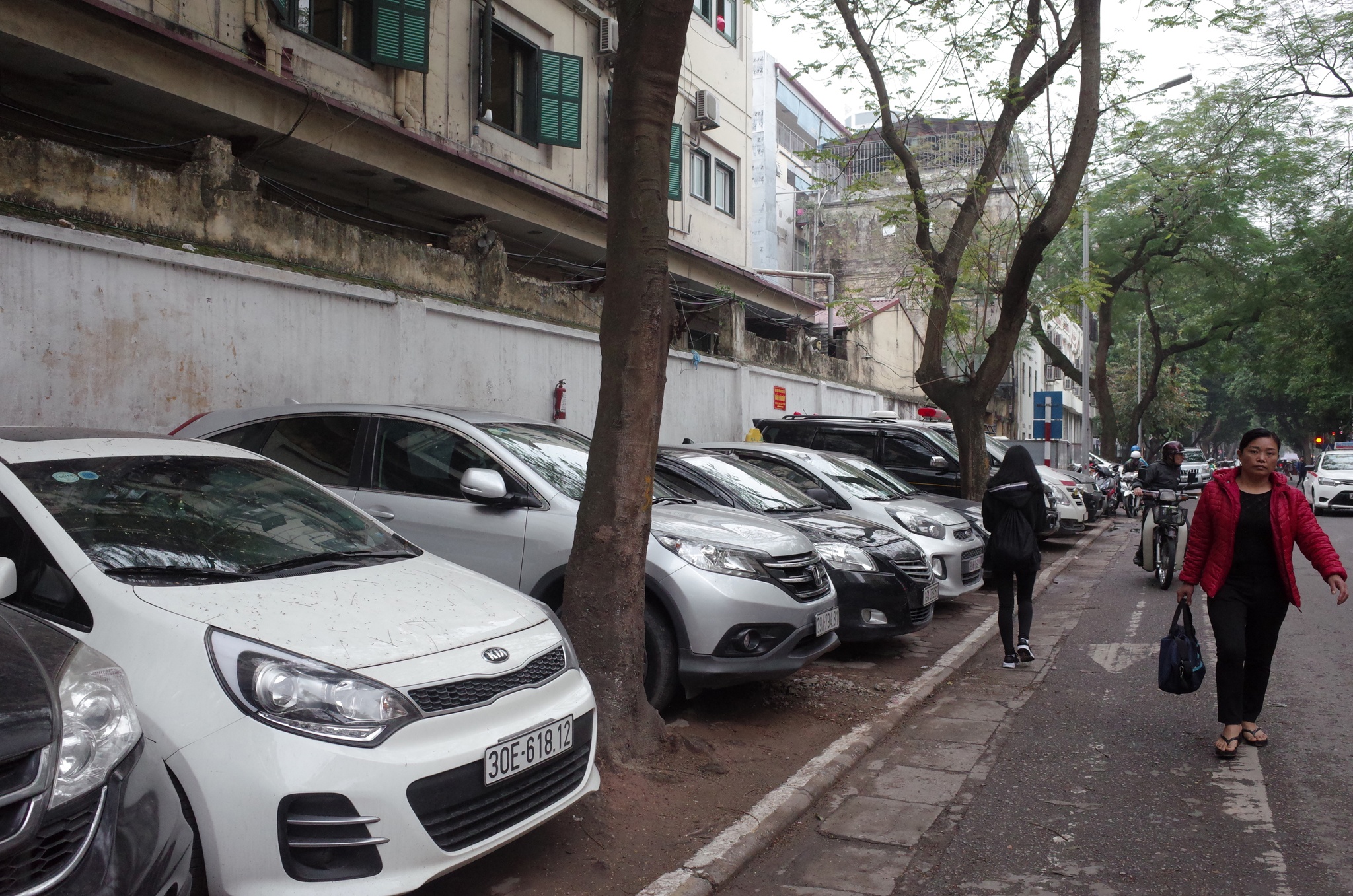 bai xe day khach xe buyt xuong duong anh 2