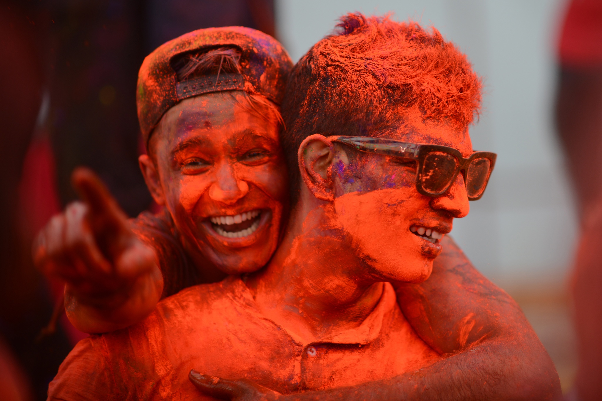 Gioi tre 'dai chien bot mau' trong le hoi Holi tai Ha Noi hinh anh