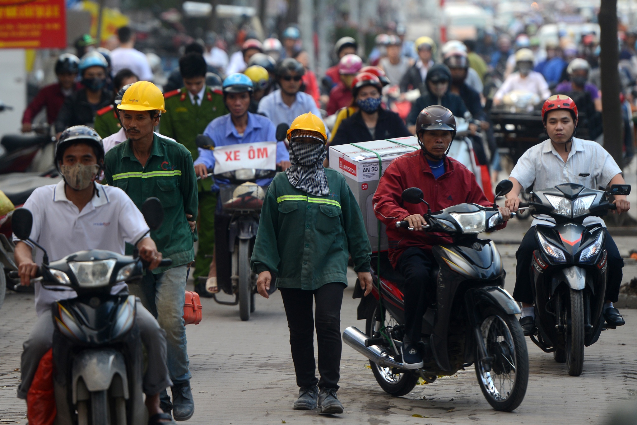 xe may cay nat via he Ha Noi anh 13