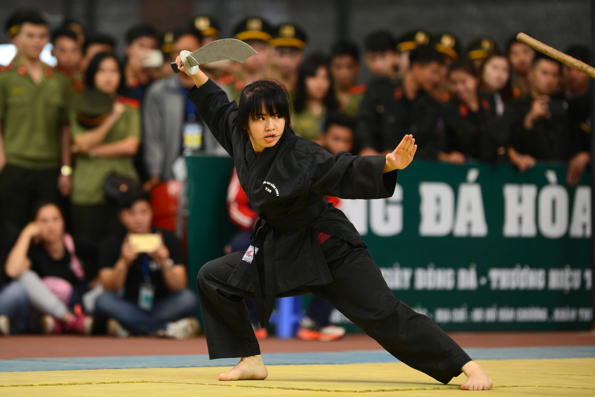 Nu canh sat xinh dep anh 11