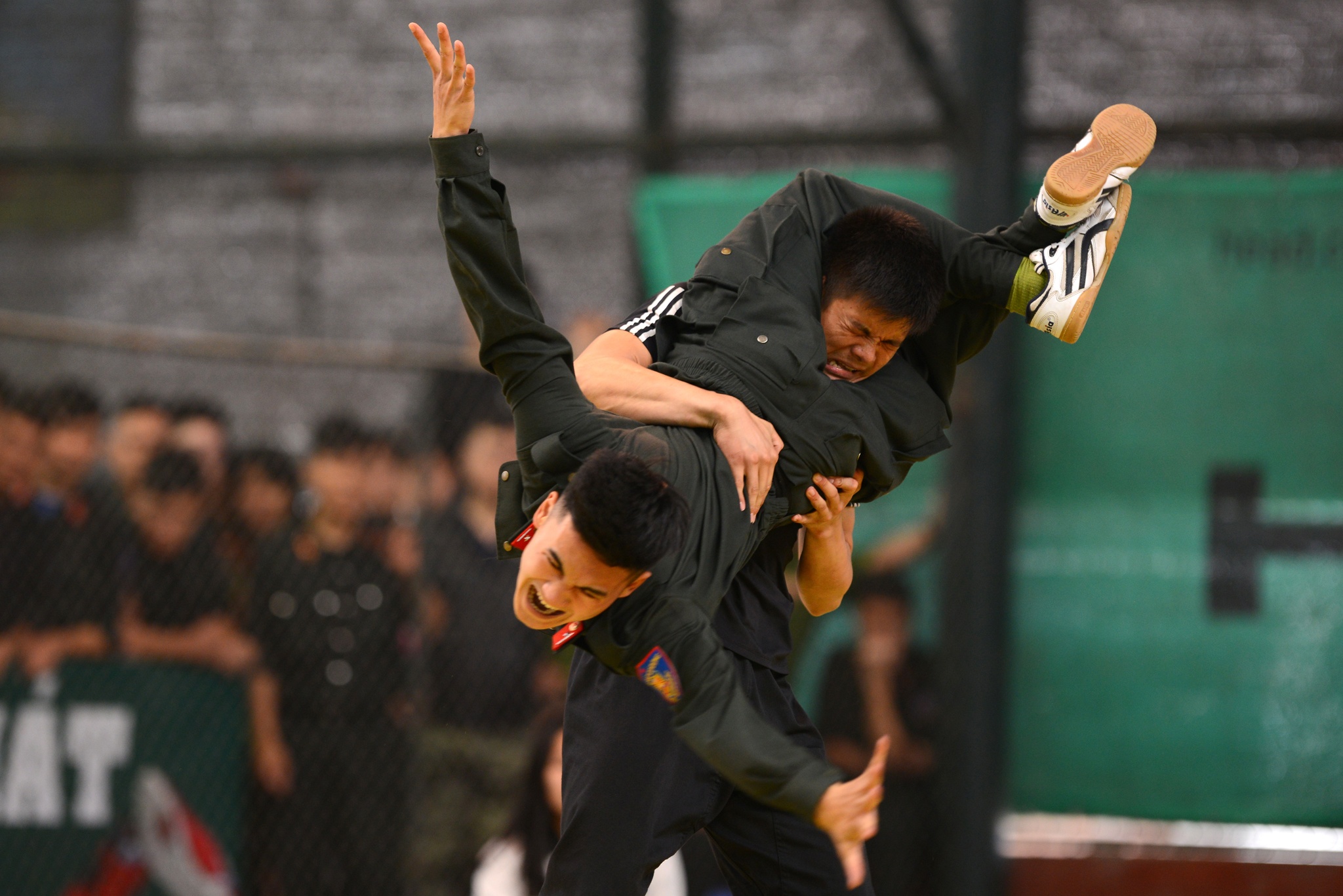 Nu canh sat xinh dep anh 18