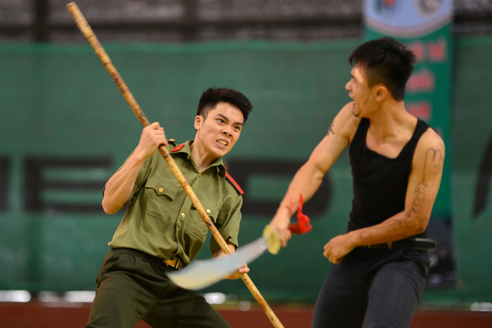 Nu canh sat xinh dep anh 16