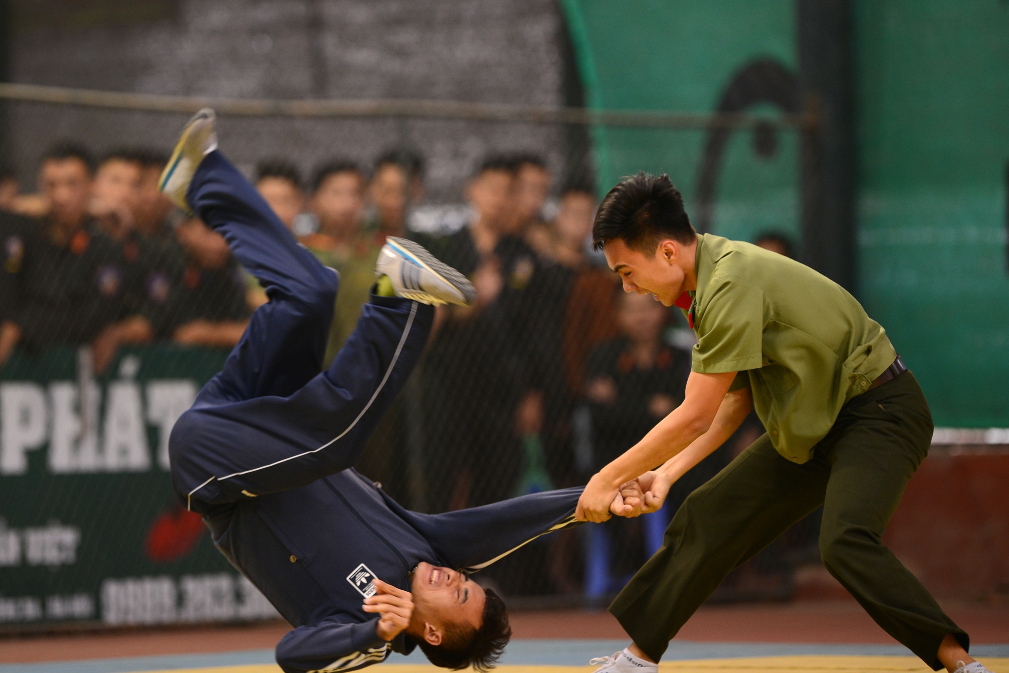 Nu canh sat xinh dep anh 17