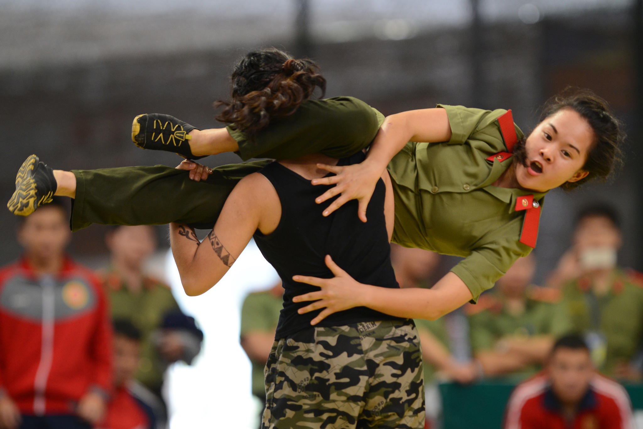 Nu canh sat xinh dep anh 15