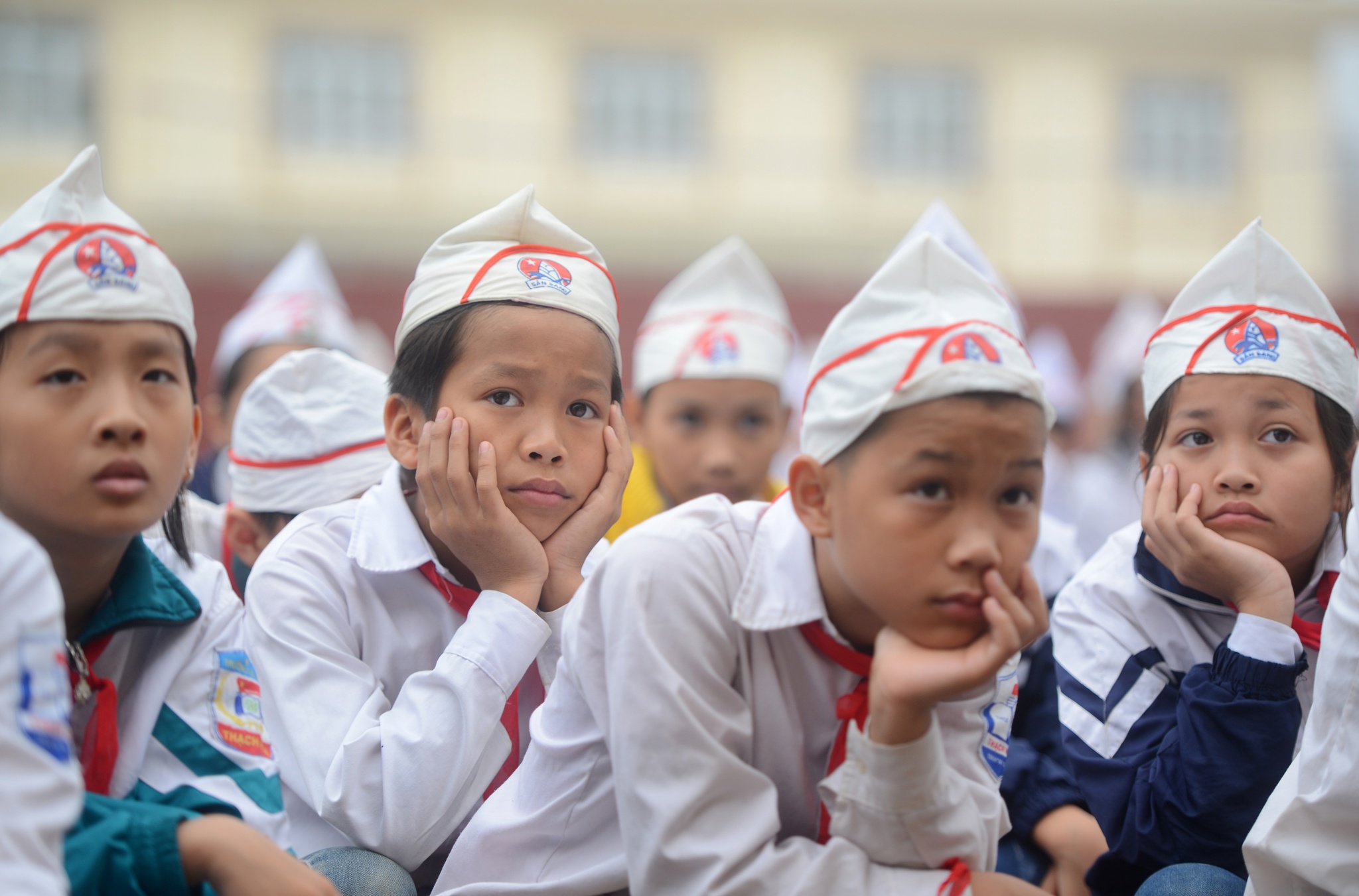 Canh sat giao thong lam thay giao anh 8