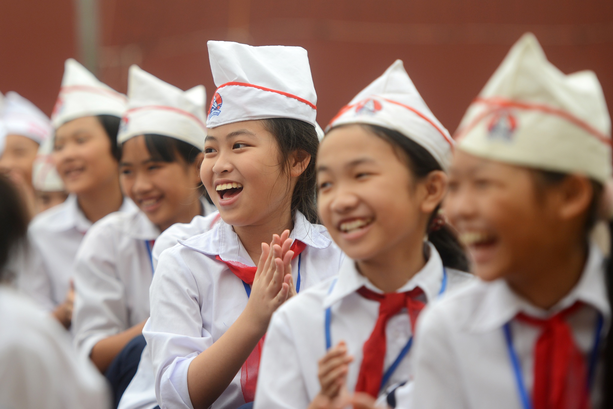 Canh sat giao thong lam thay giao anh 11