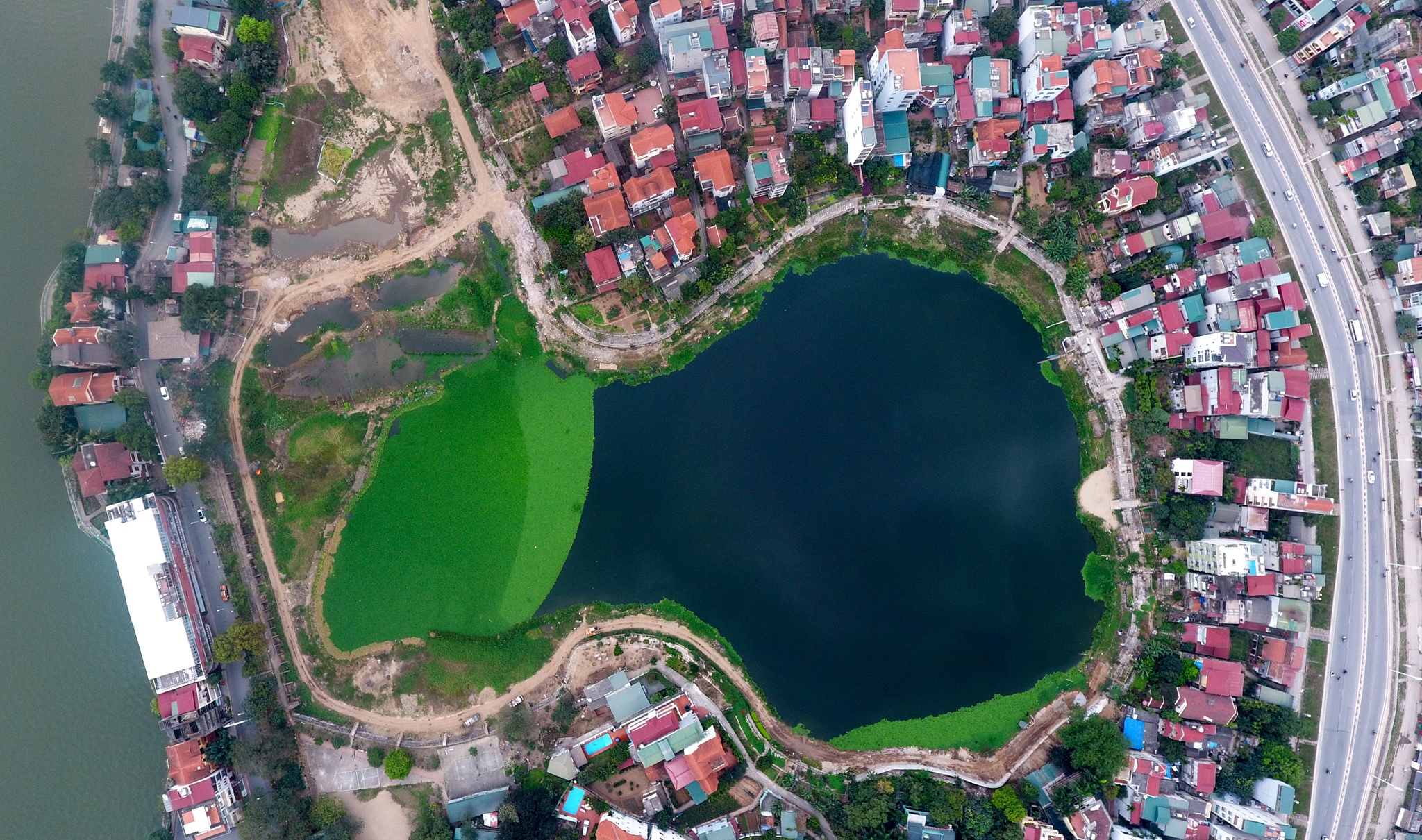 20 ho nuoc tu nhien o Ha Noi anh 3