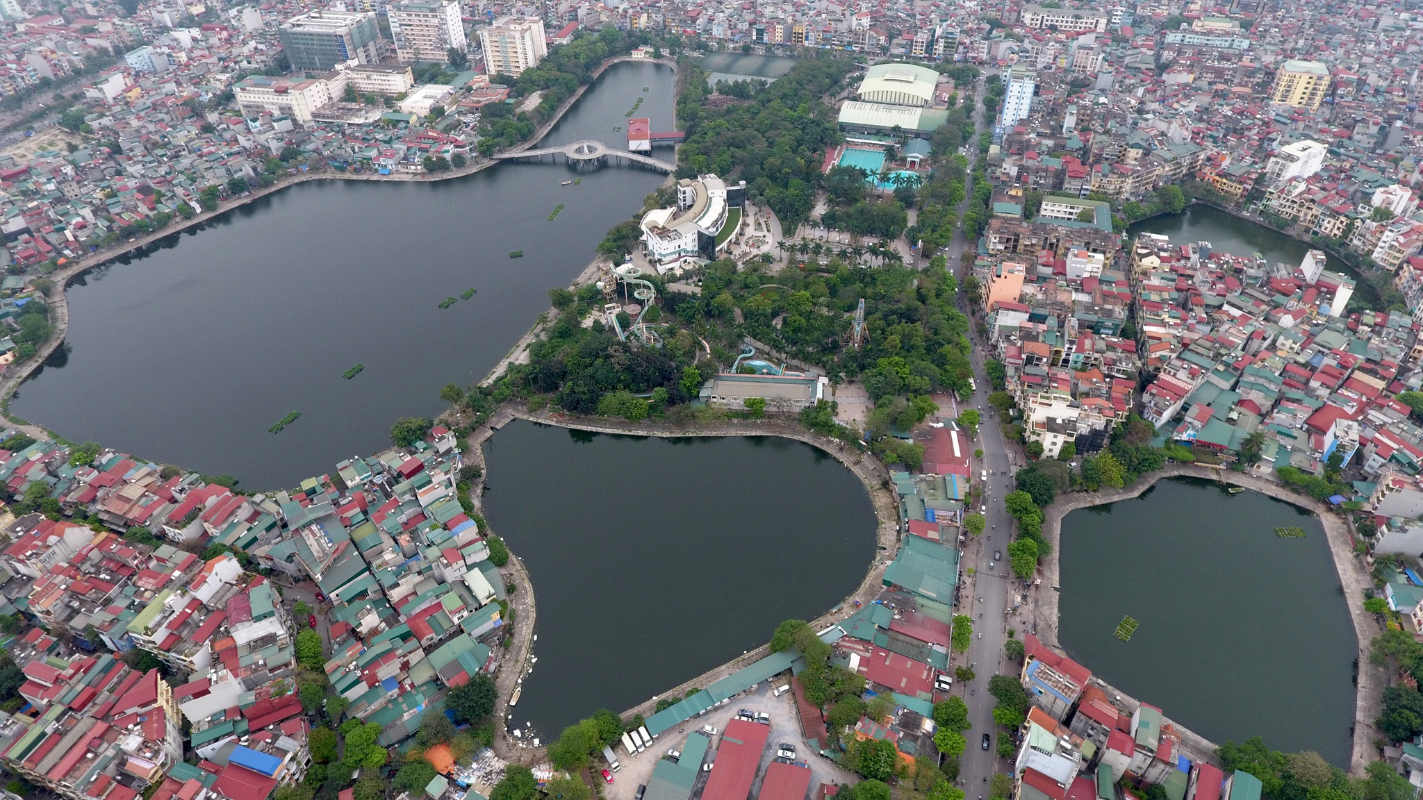 Toan canh 20 ho nuoc tu nhien lam dep cho Ha Noi hinh anh