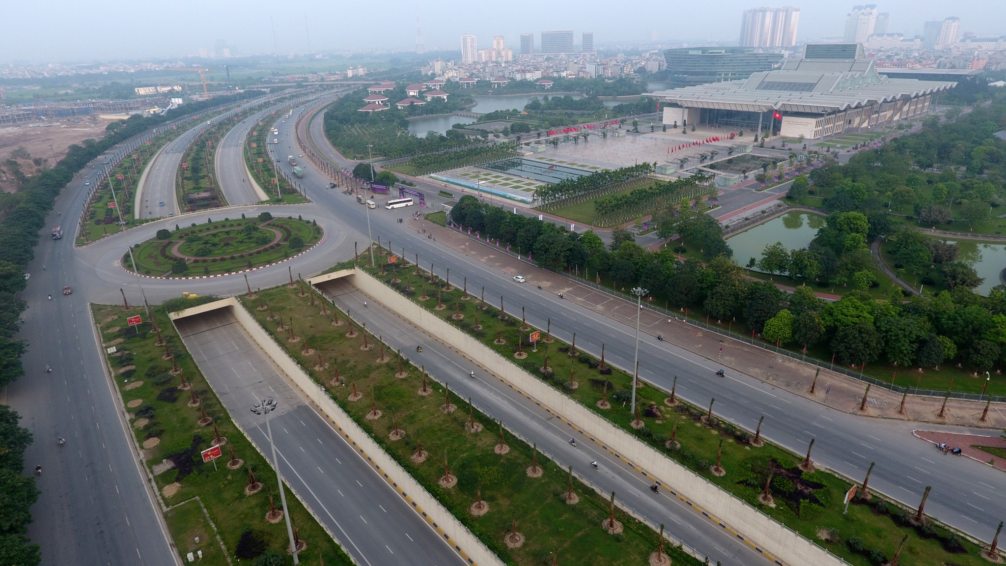 Ha Noi vang ve ngay 30/4 anh 1