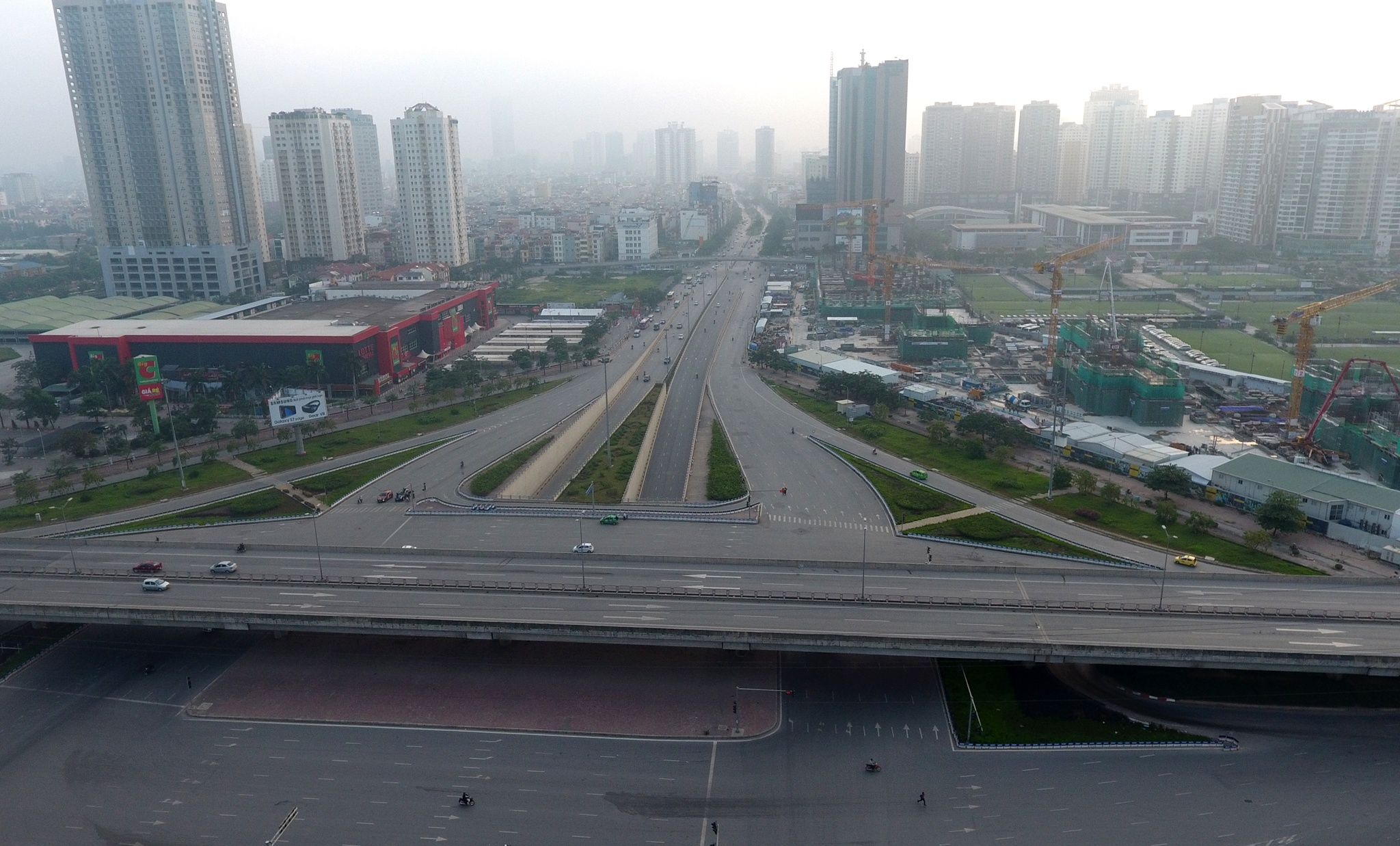 Ha Noi vang ve ngay 30/4 anh 3