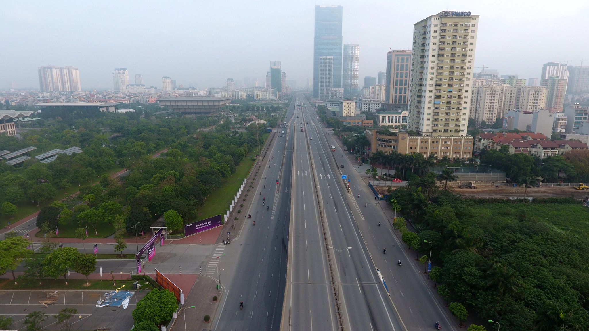 Ha Noi vang ve ngay 30/4 anh 6