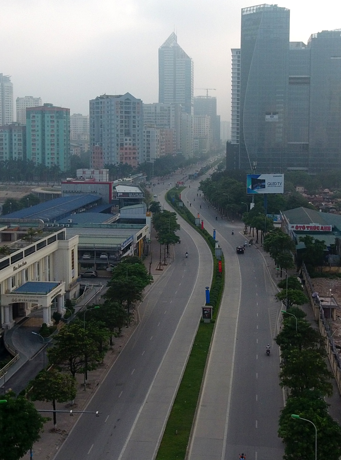 Ha Noi vang ve ngay 30/4 anh 8