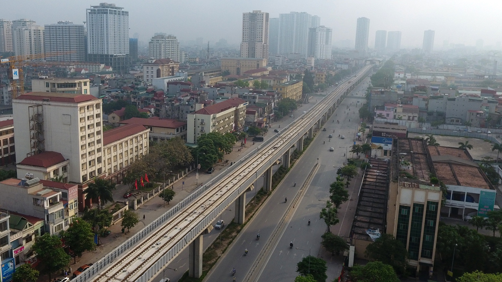 Ha Noi vang ve ngay 30/4 anh 18