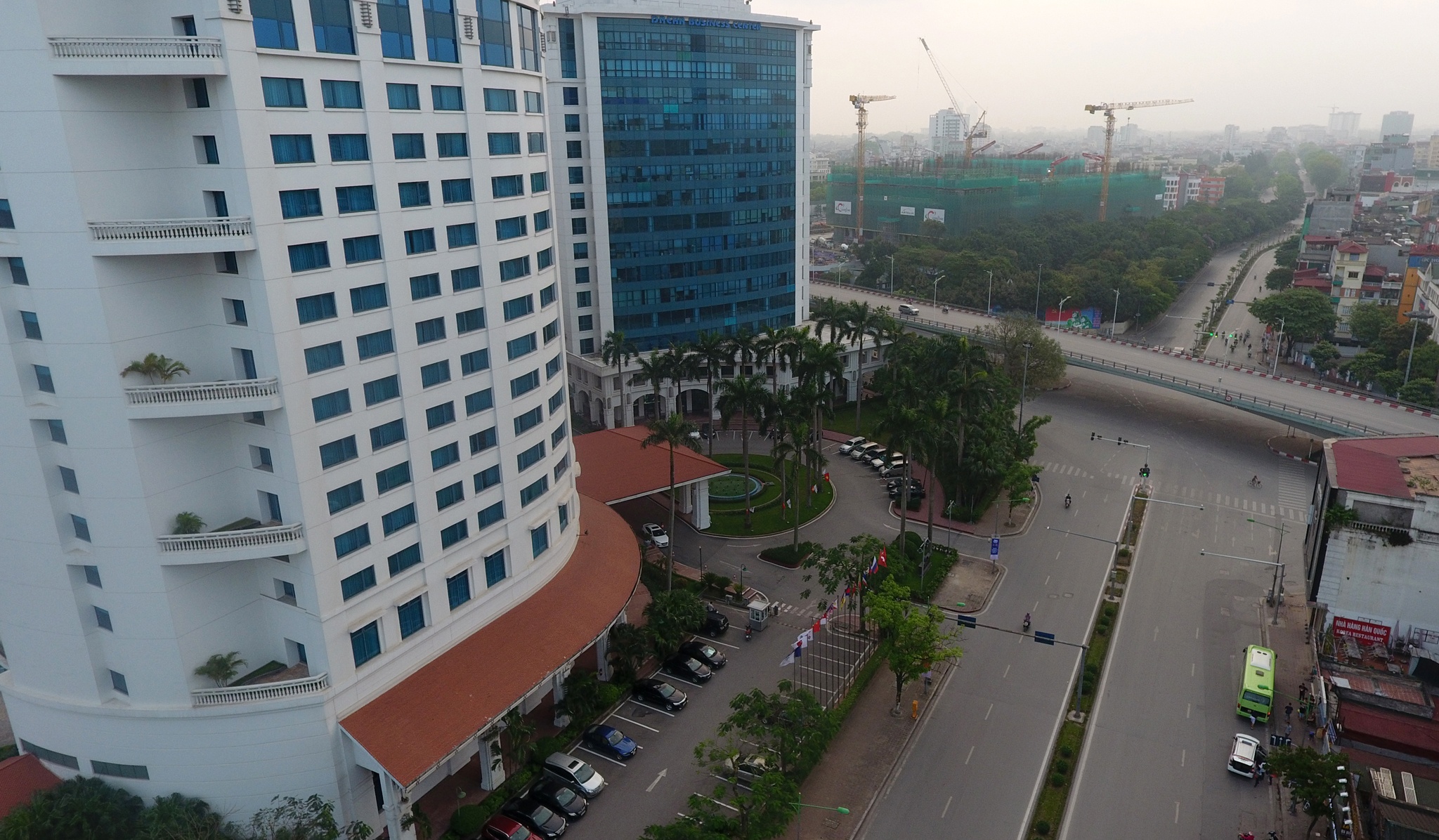 Ha Noi vang ve ngay 30/4 anh 15
