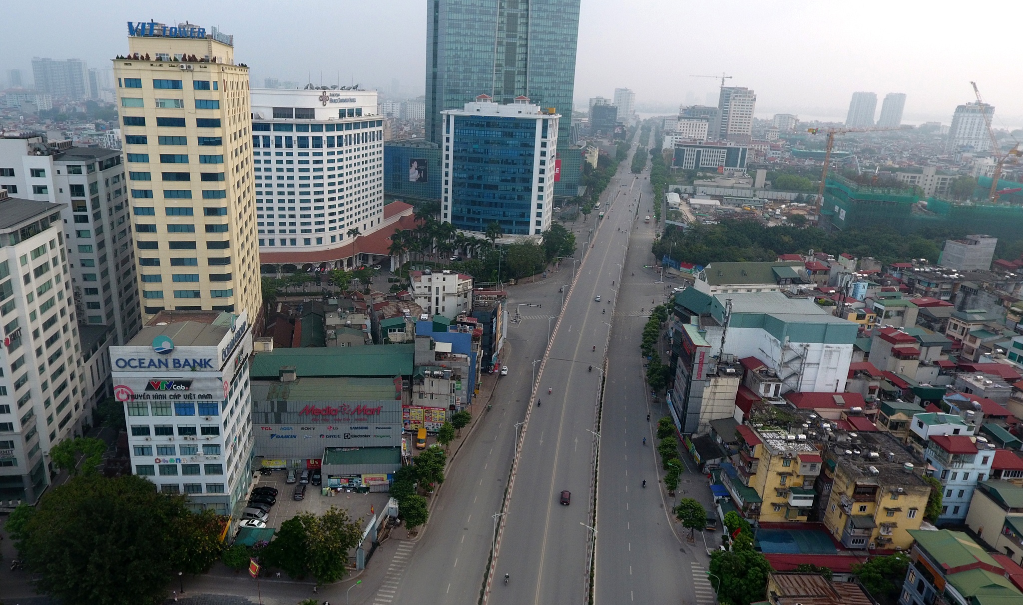 Ha Noi vang ve ngay 30/4 anh 16