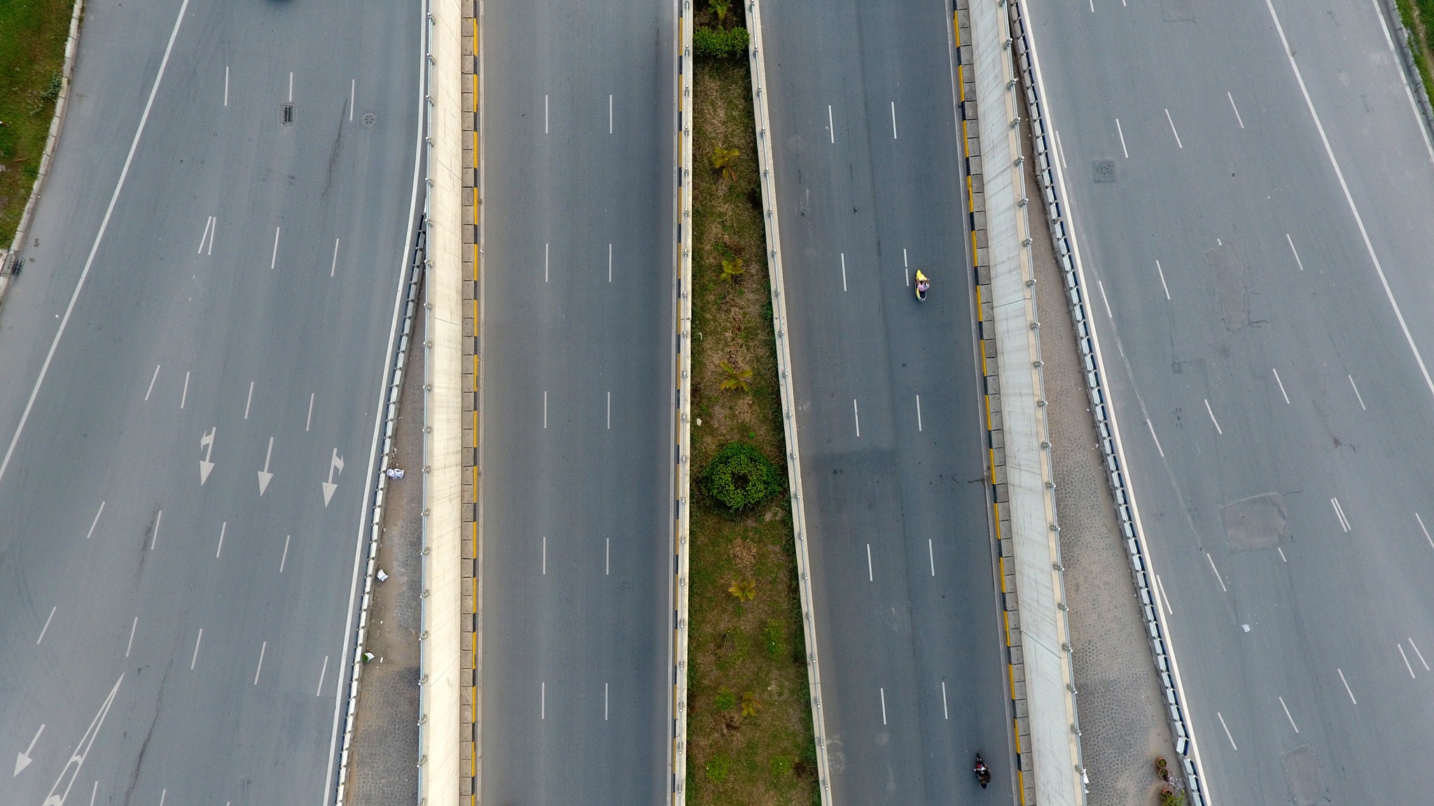 Ha Noi vang ve nhu Tet dip nghi le 30/4 hinh anh