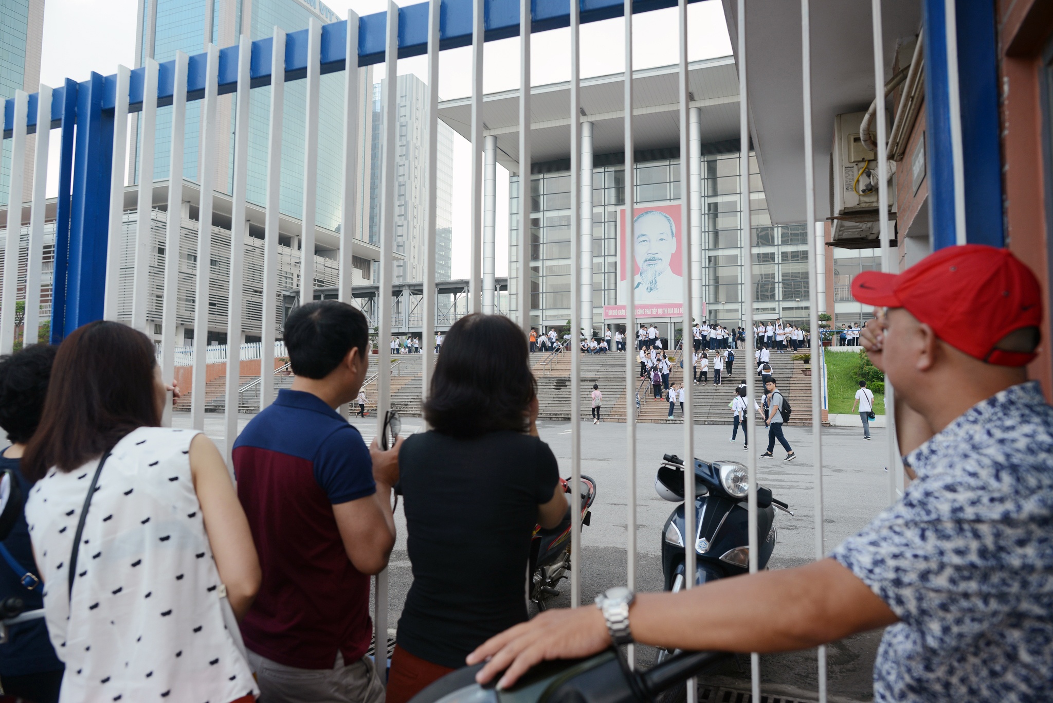 tuyen sinh vao lop 10 anh 17