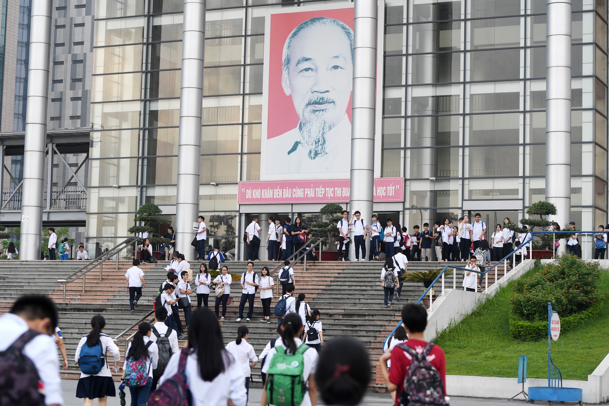 tuyen sinh vao lop 10 anh 1