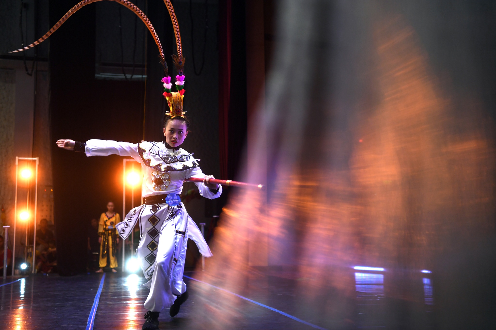 nu sinh truong mua dien tot nghiep anh 16