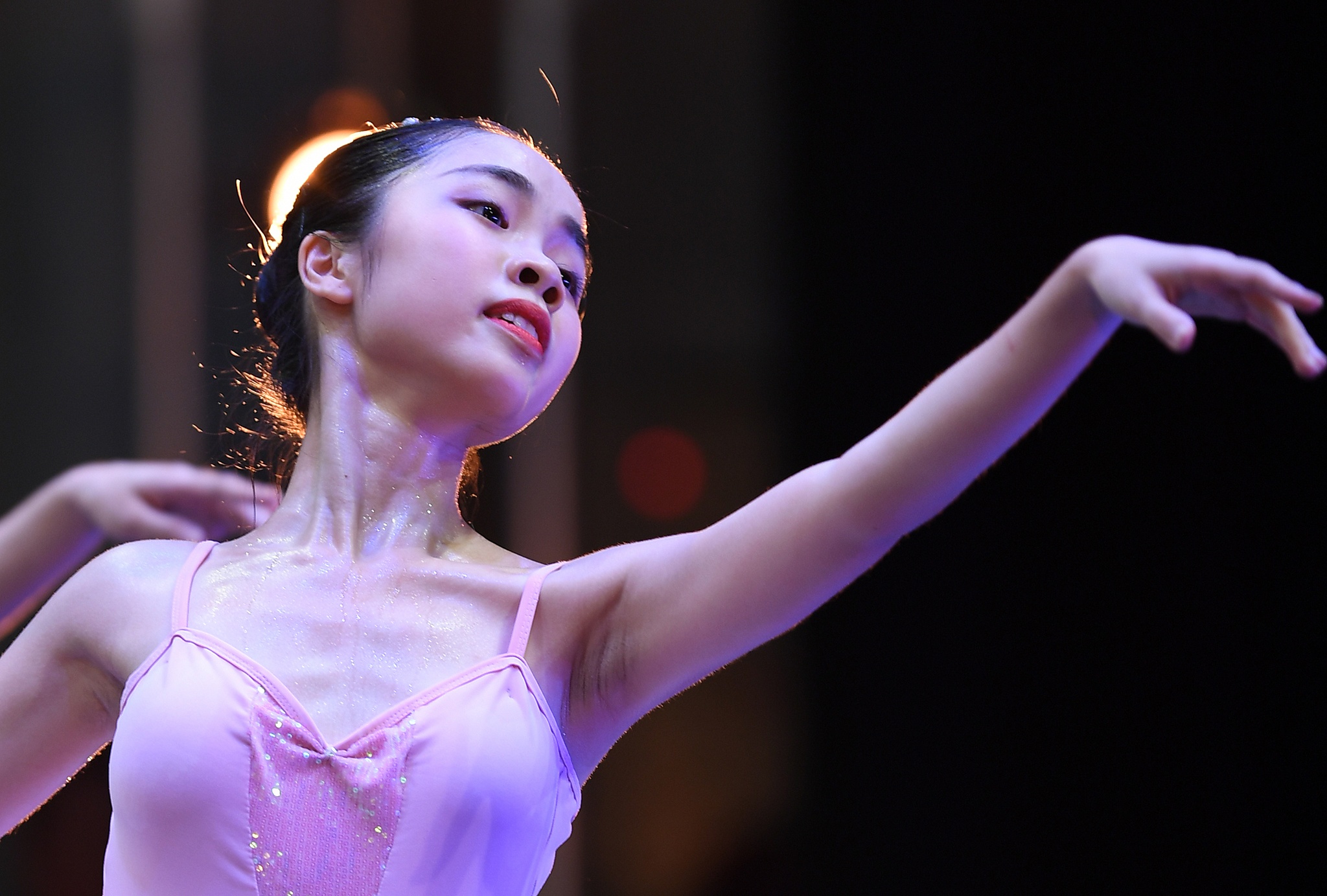 nu sinh truong mua dien tot nghiep anh 6