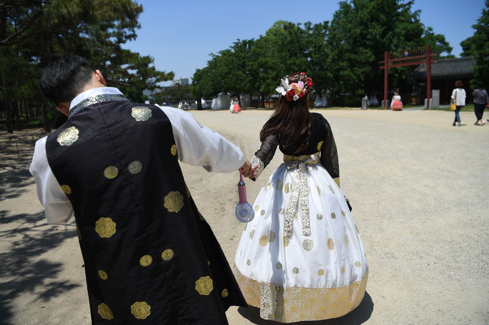 thieu nu Han xinh dep mac hanbok anh 4