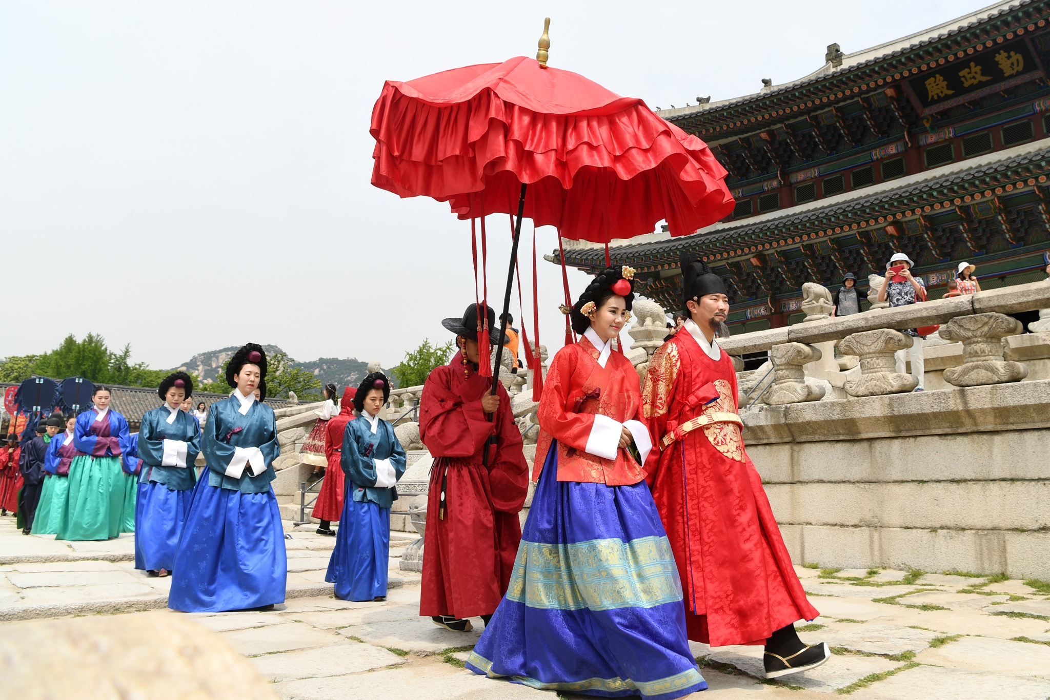 thieu nu Han xinh dep mac hanbok anh 18