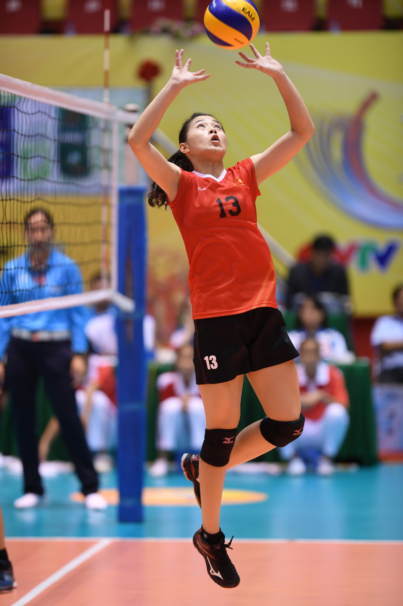 Chan dai bong chuyen 15 tuoi xinh dep anh 12