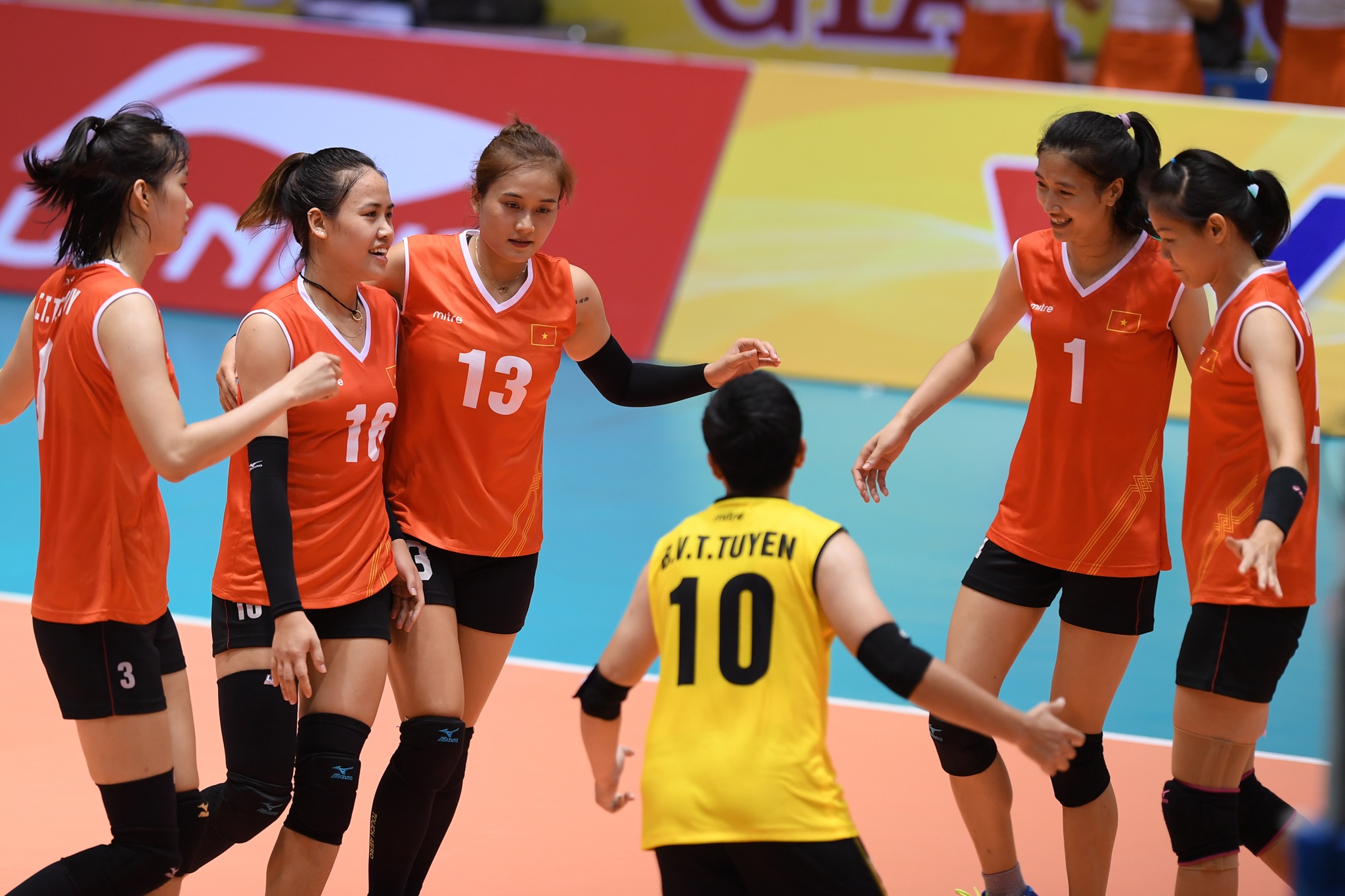 Nu cau thu mang dang voc dan ong anh 6