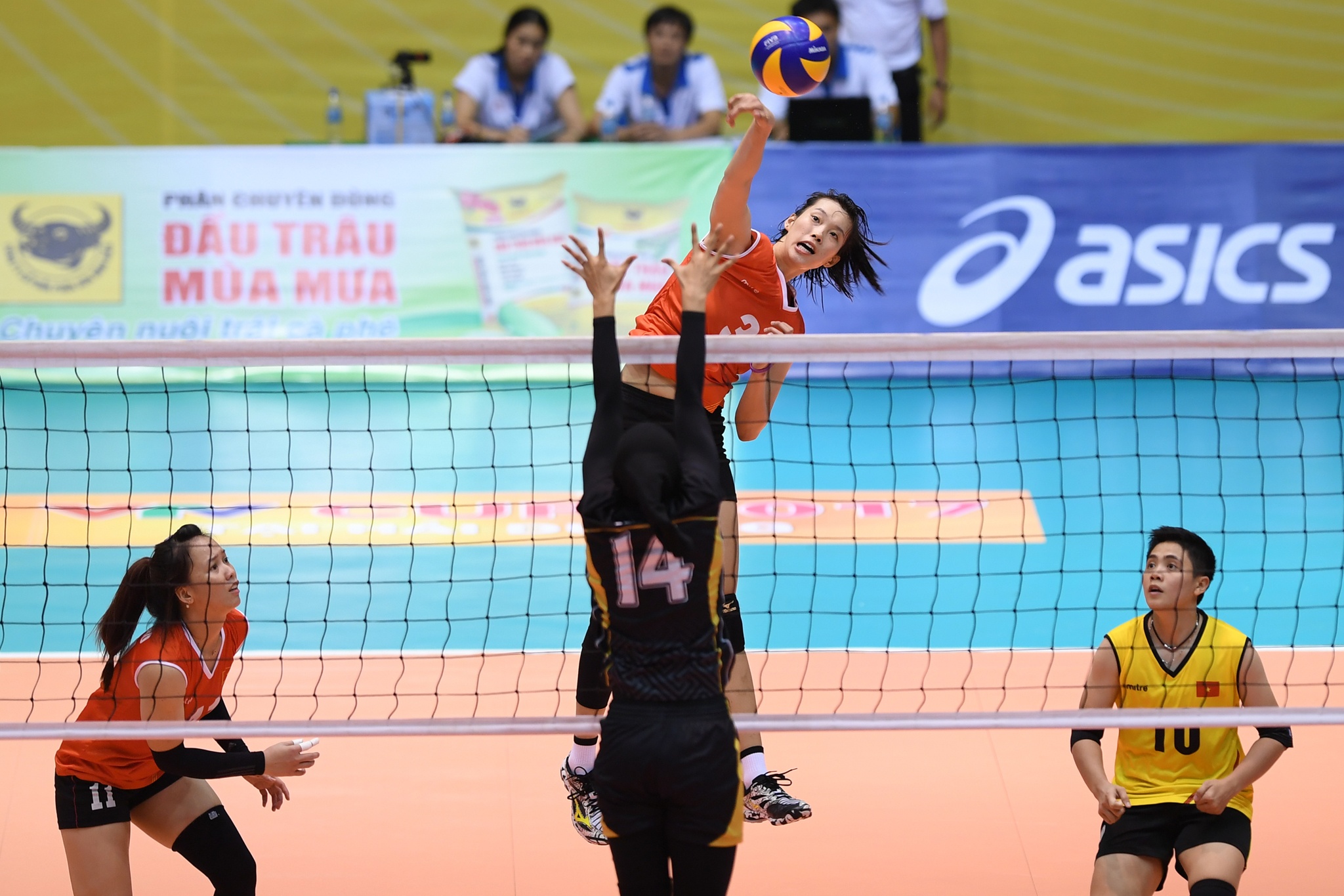 Nu cau thu mang dang voc dan ong anh 3