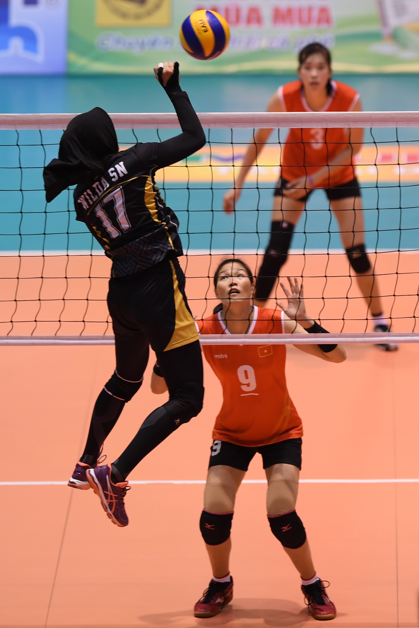 Nu cau thu mang dang voc dan ong anh 14