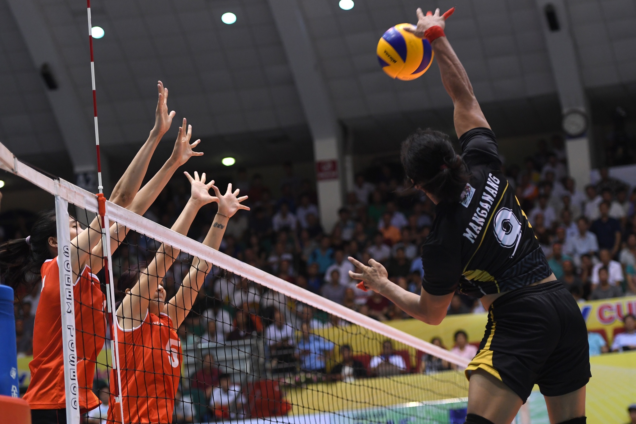 Nu cau thu mang dang voc dan ong anh 12