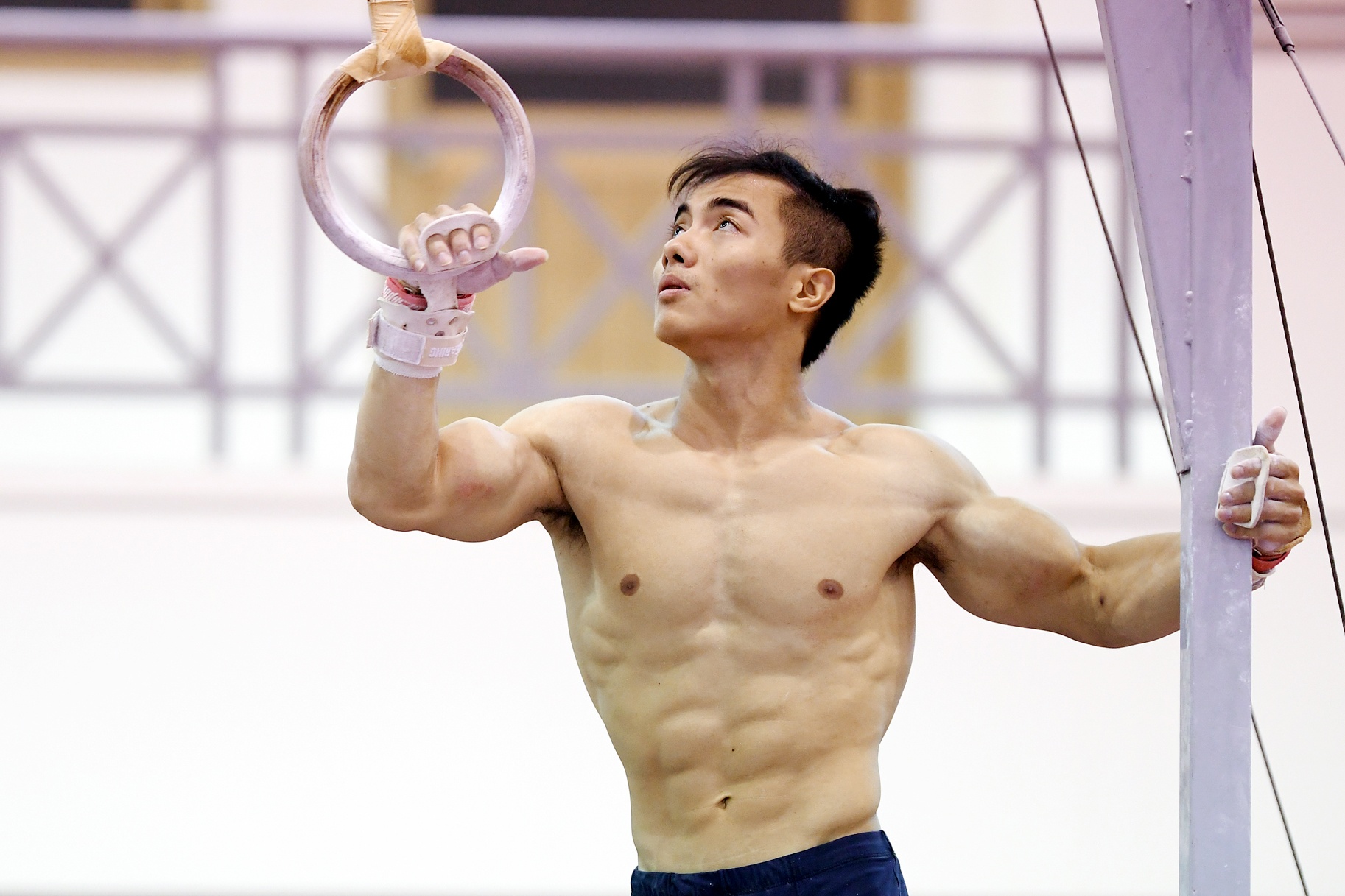 Cac VDV TDDC Viet Nam khoe than hinh sieu mau truoc SEA Games hinh anh