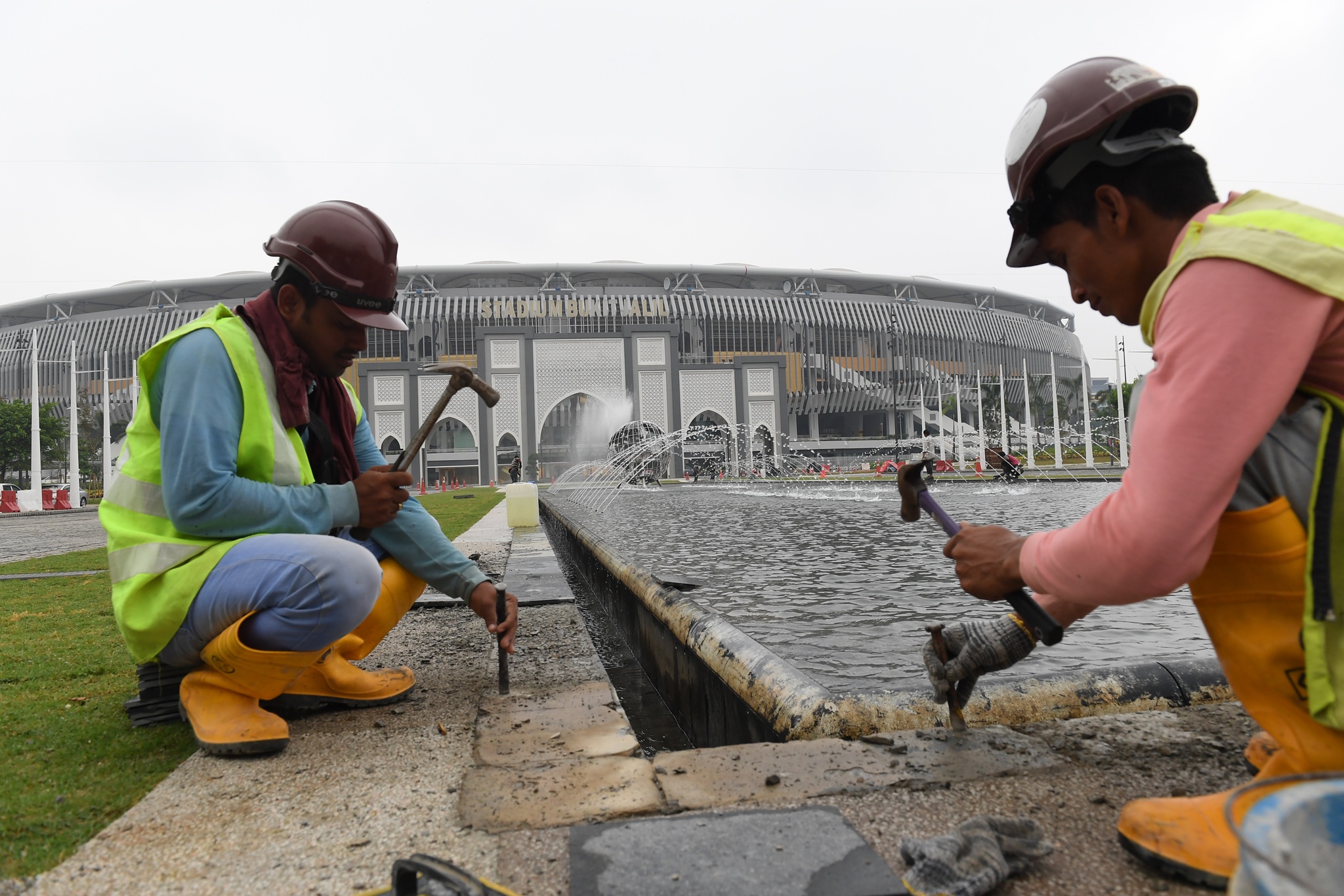 sân Bukit Jalil ngổn ngang sửa chữa ảnh 10 san Bukit Jalil ngon ngang sua chua anh 10