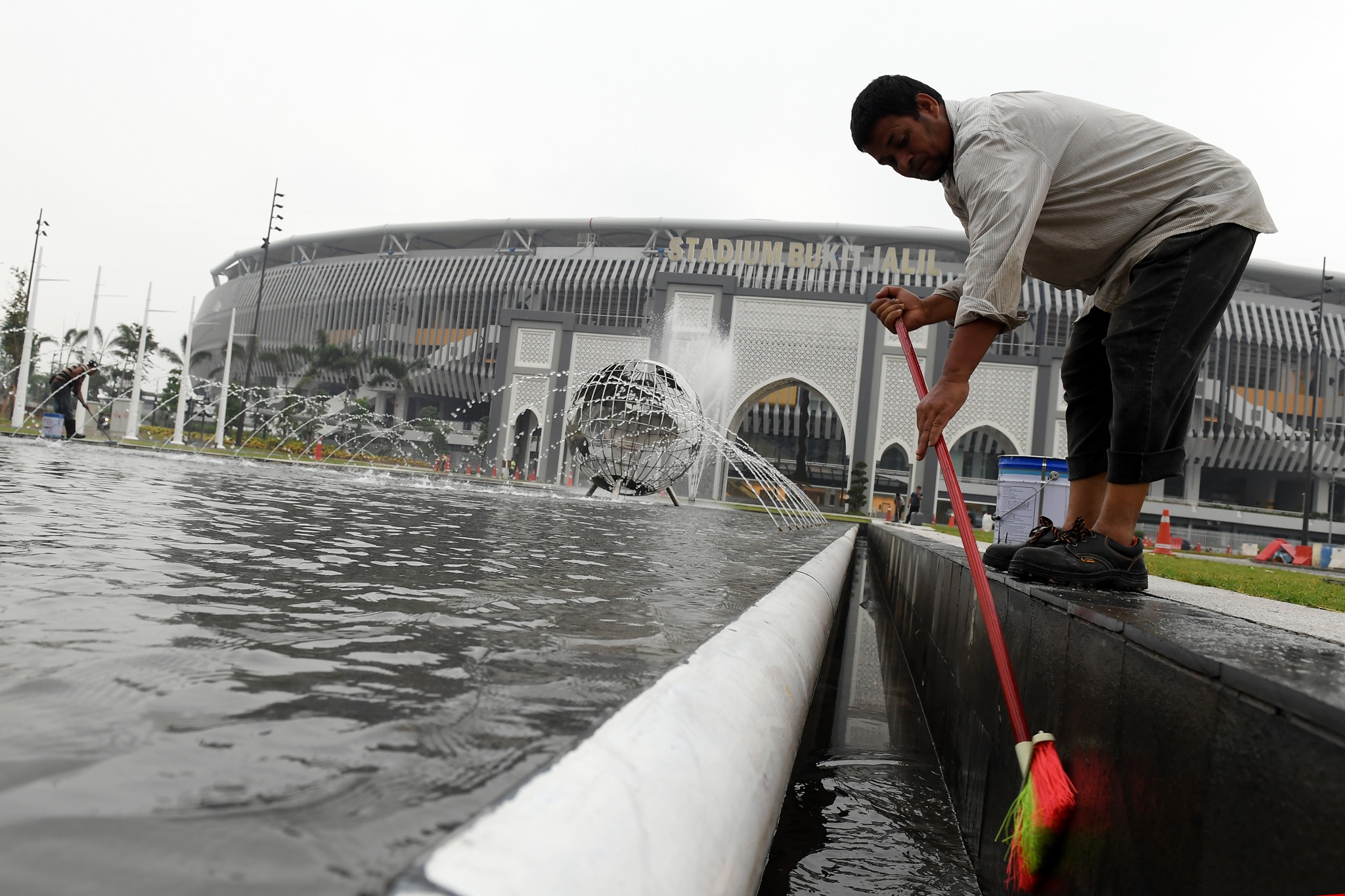 sân Bukit Jalil ngổn ngang sửa chữa ảnh 11 san Bukit Jalil ngon ngang sua chua anh 11