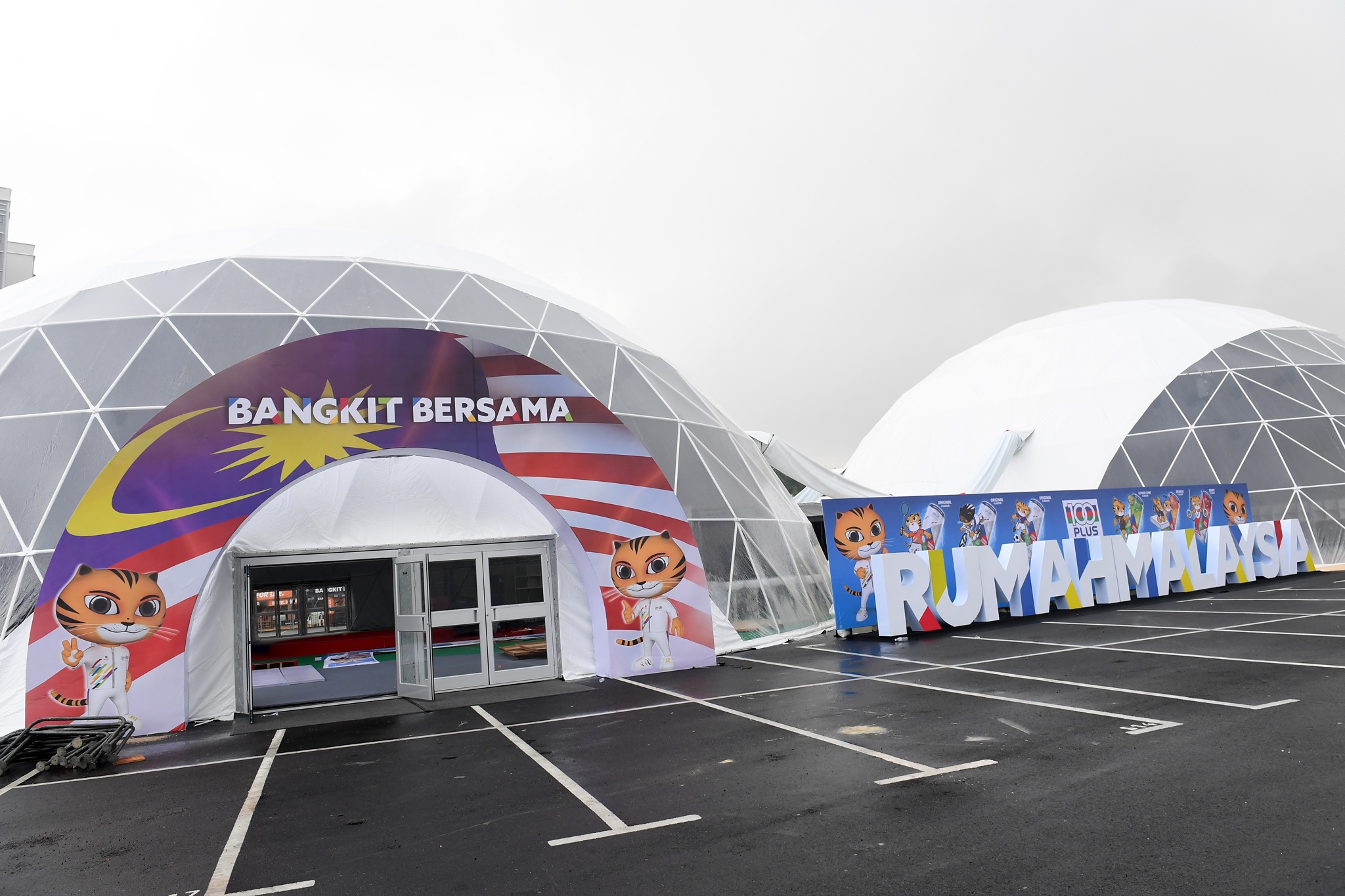 sân Bukit Jalil ngổn ngang sửa chữa ảnh 8 san Bukit Jalil ngon ngang sua chua anh 8